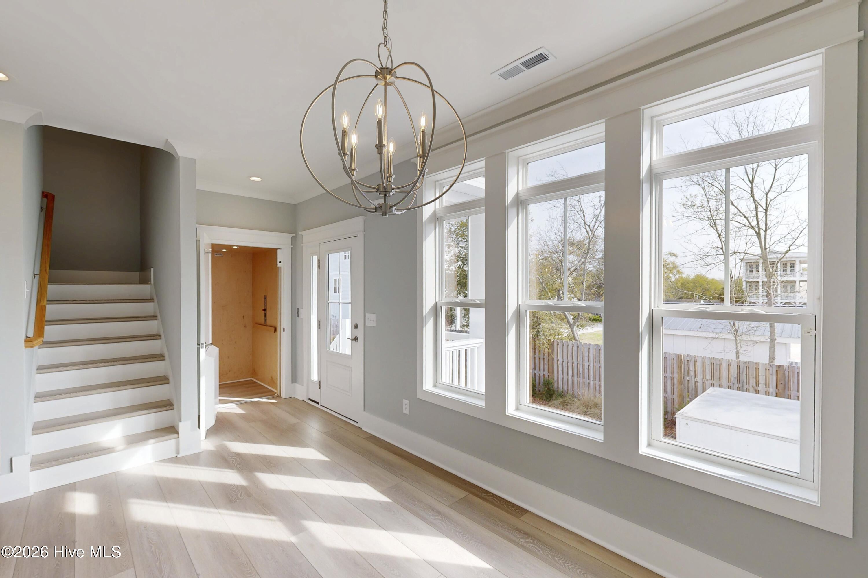 100559746 | Photo 32