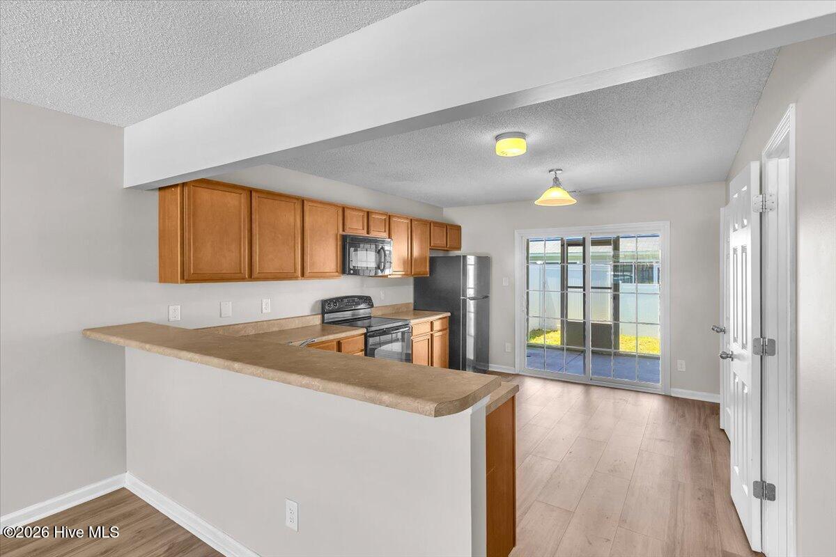 100580603 | Photo 11