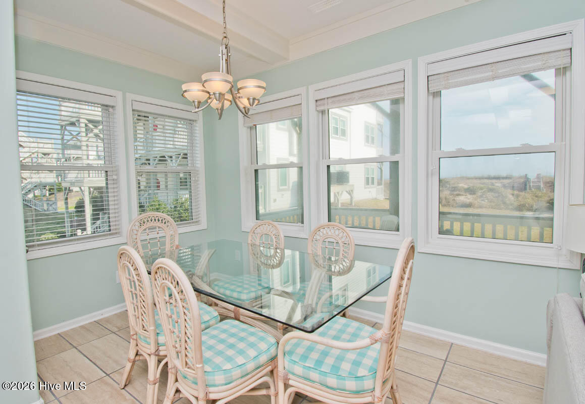 100560263 | Photo 17