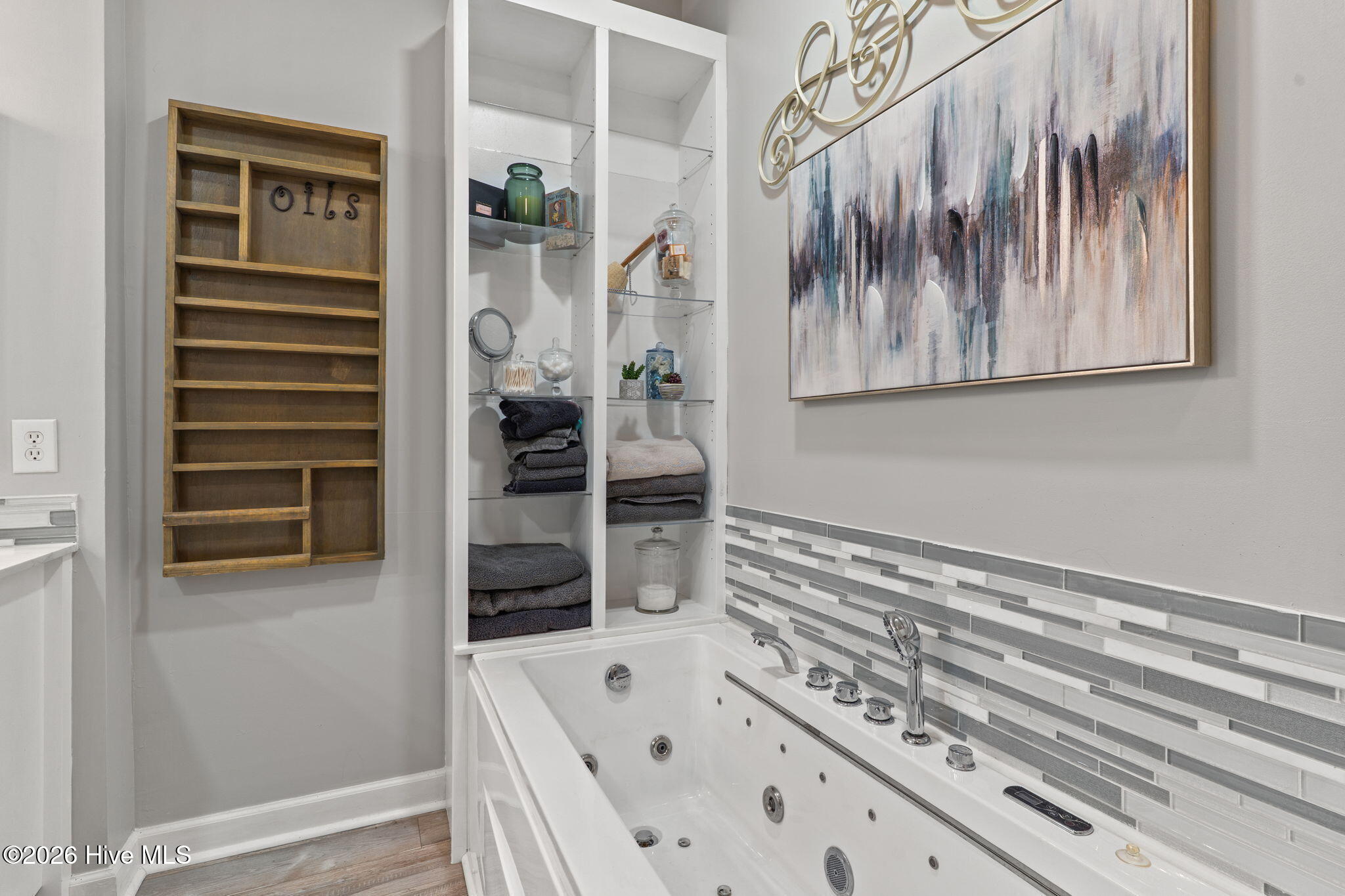 100562744 | Photo 34