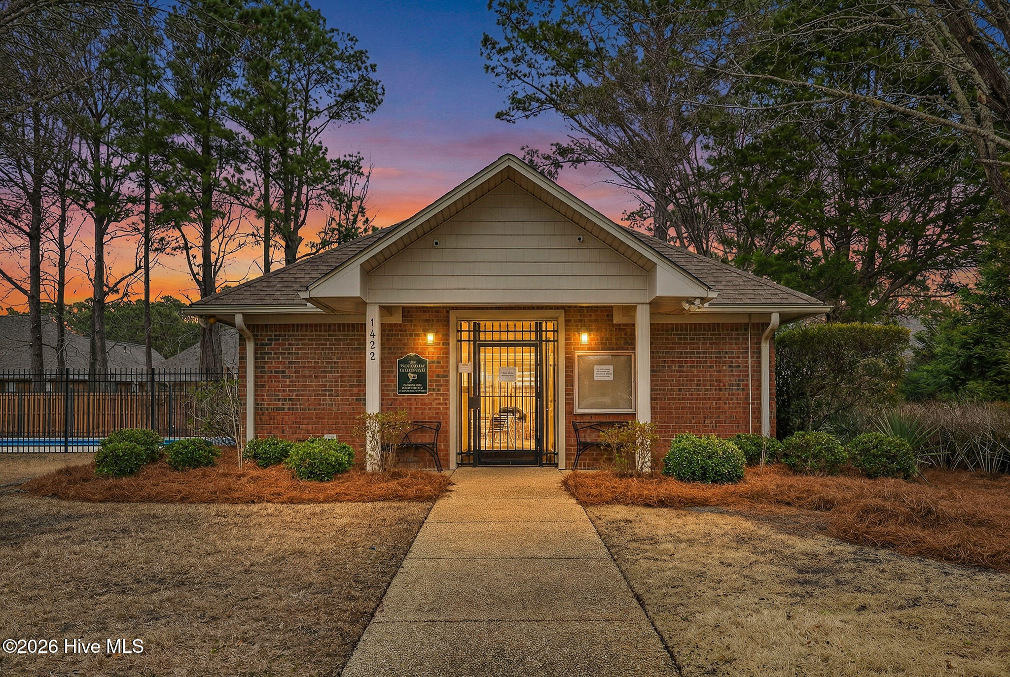 100557092 | Photo 49