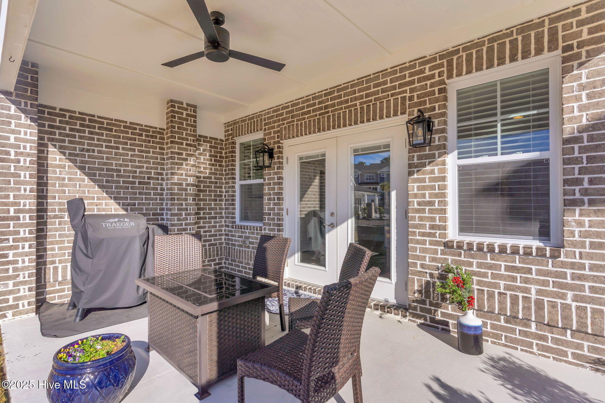 100543915 | Photo 38