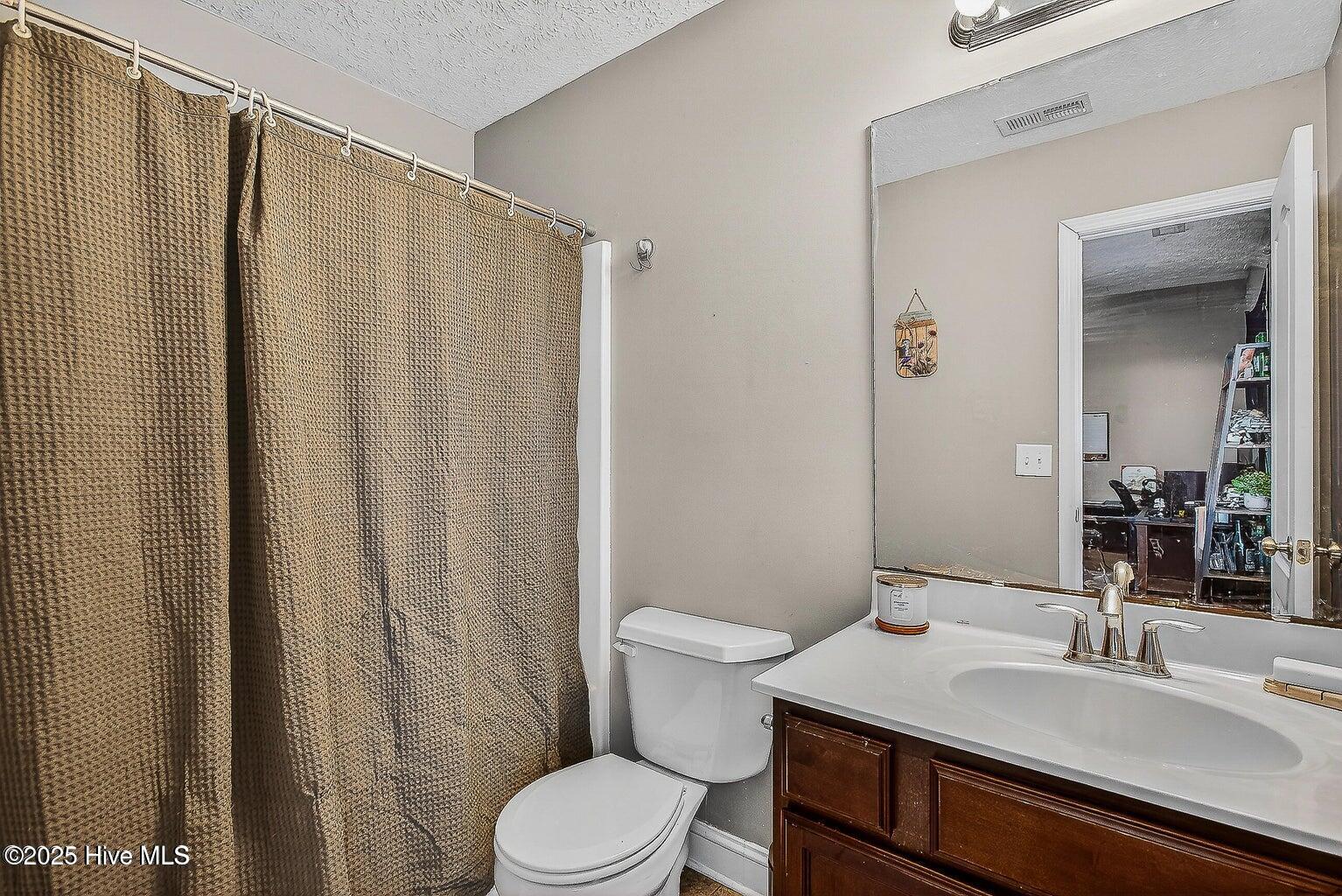 100540863 | Photo 14