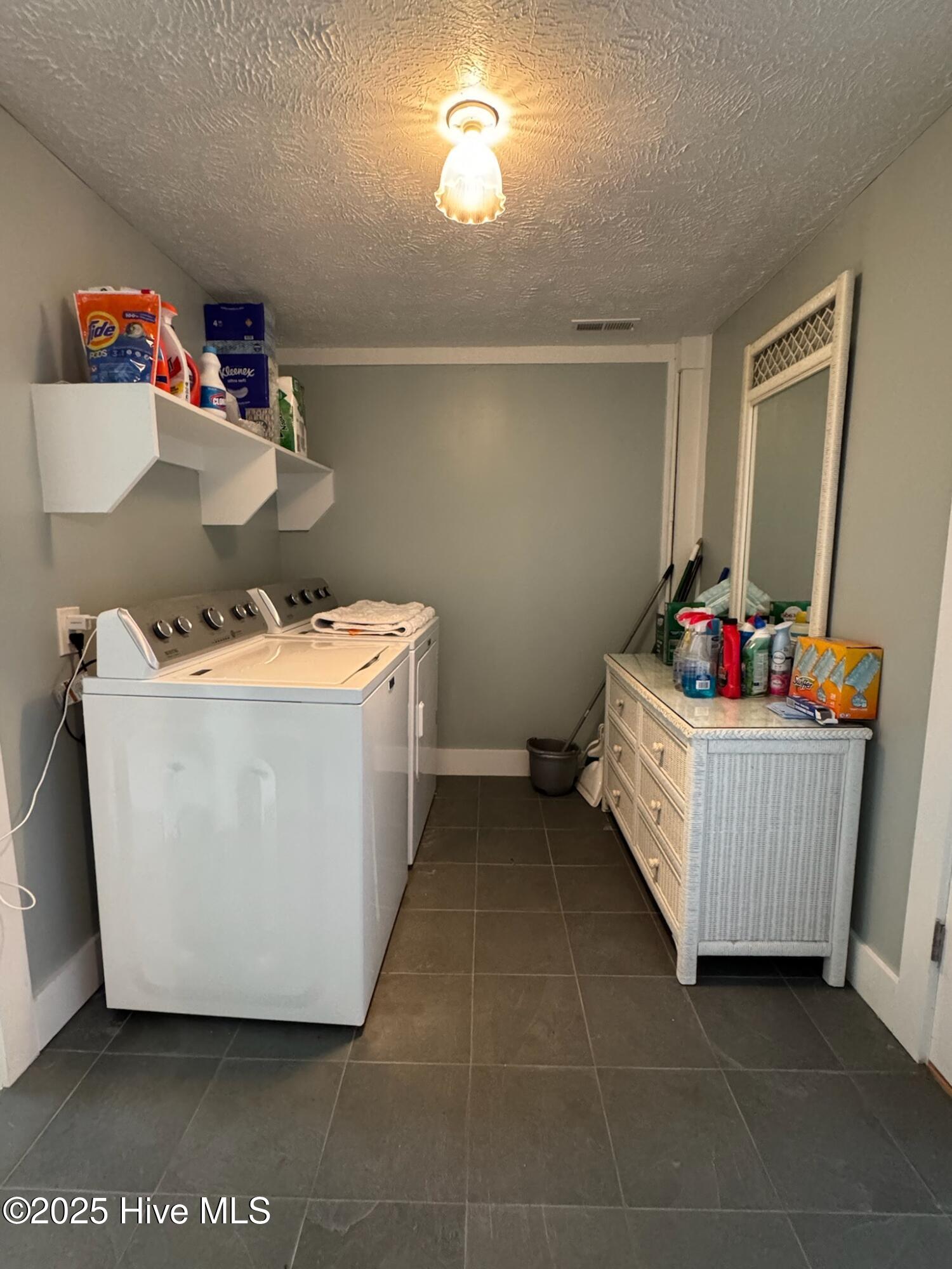 100543685 | Photo 16