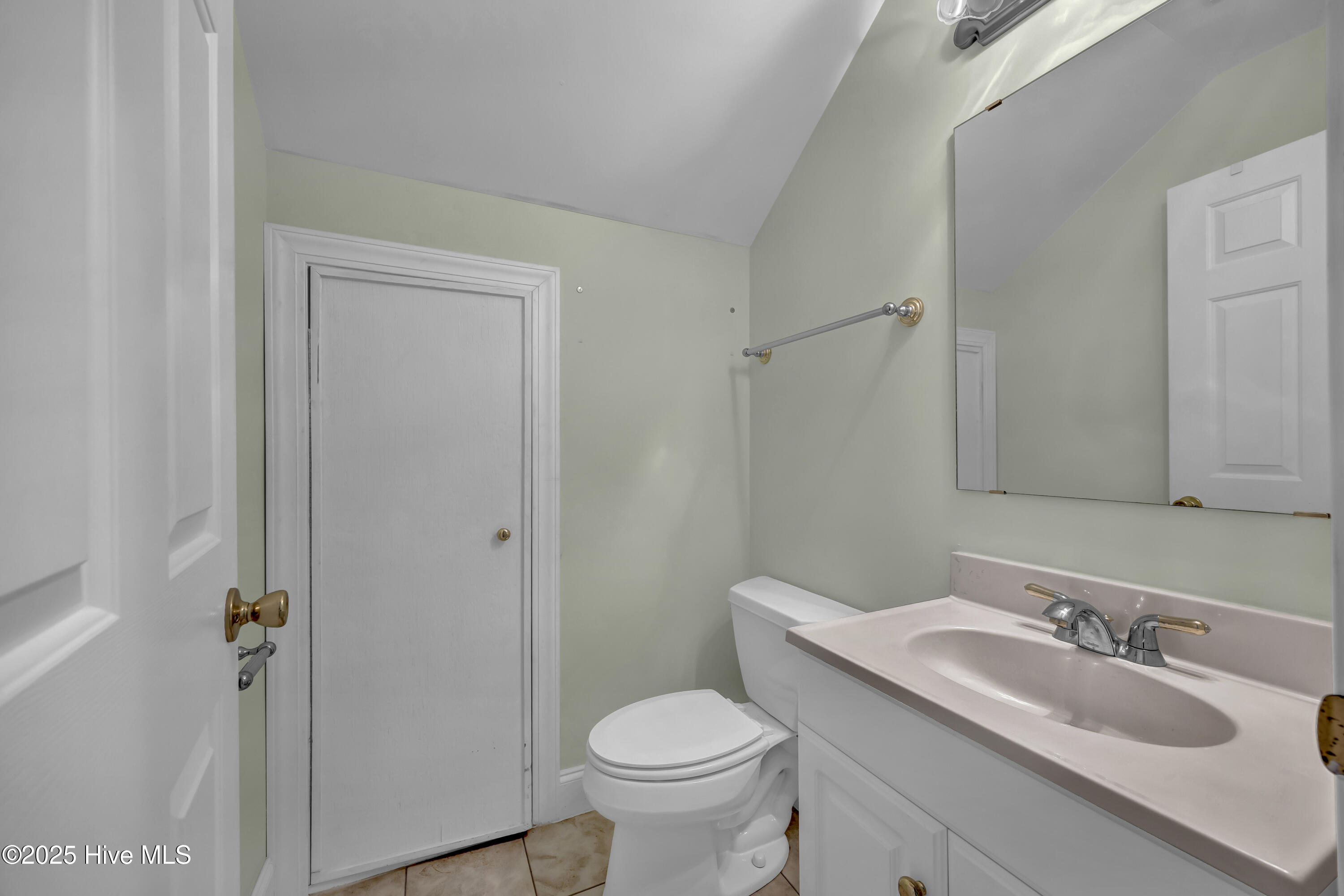 100530191 | Photo 25