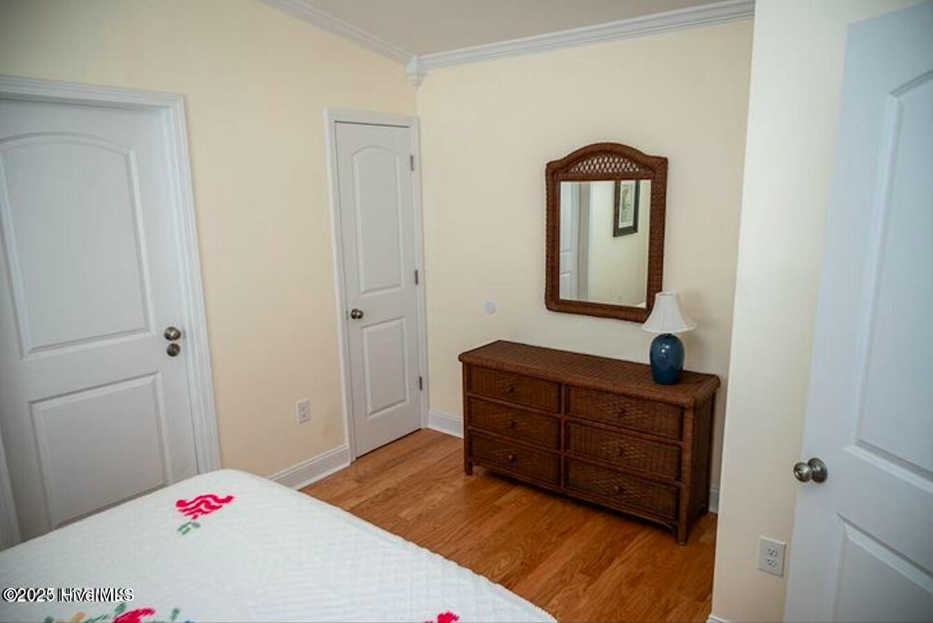 100490306 | Photo 36