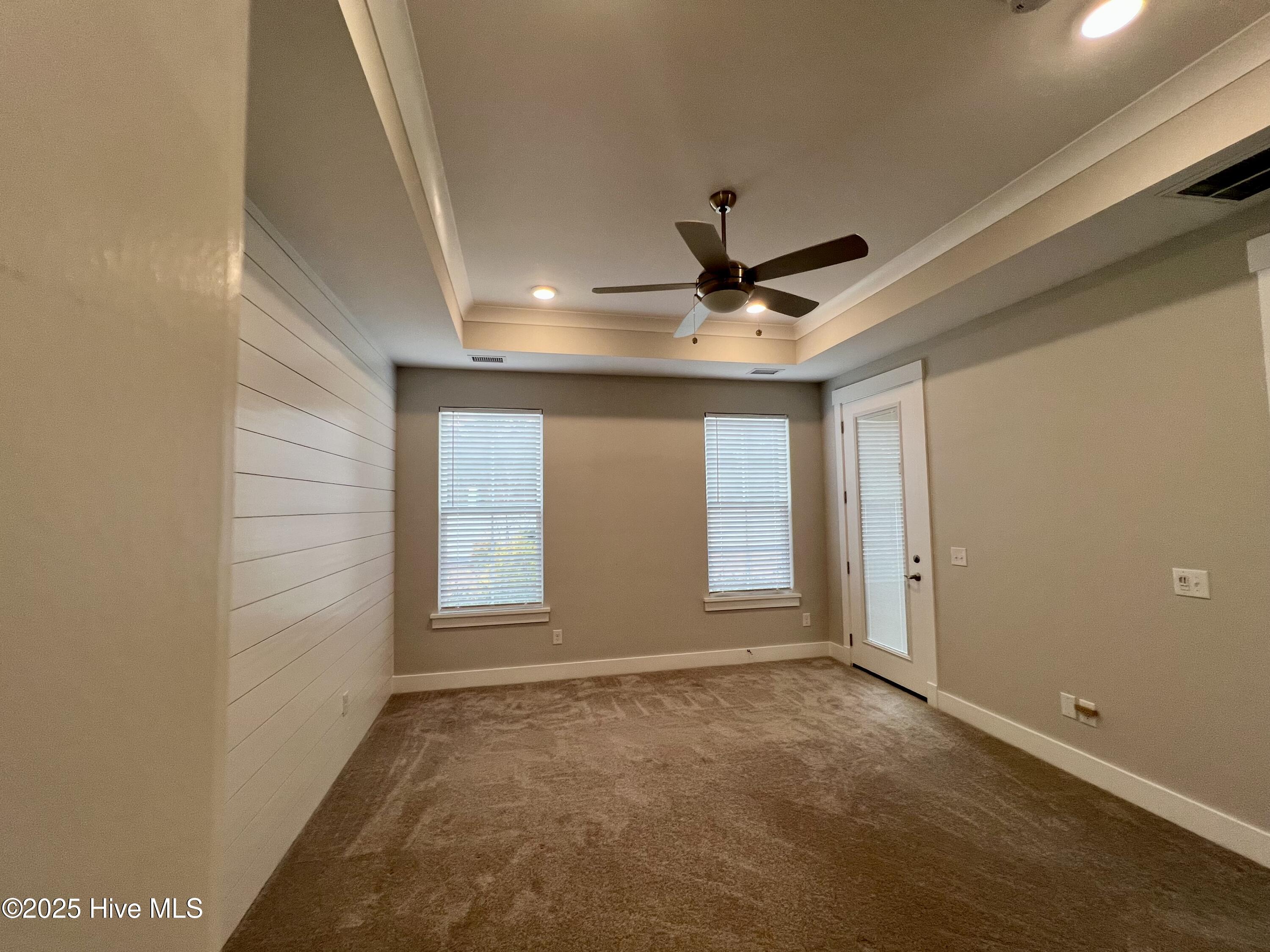 100546401 | Photo 12