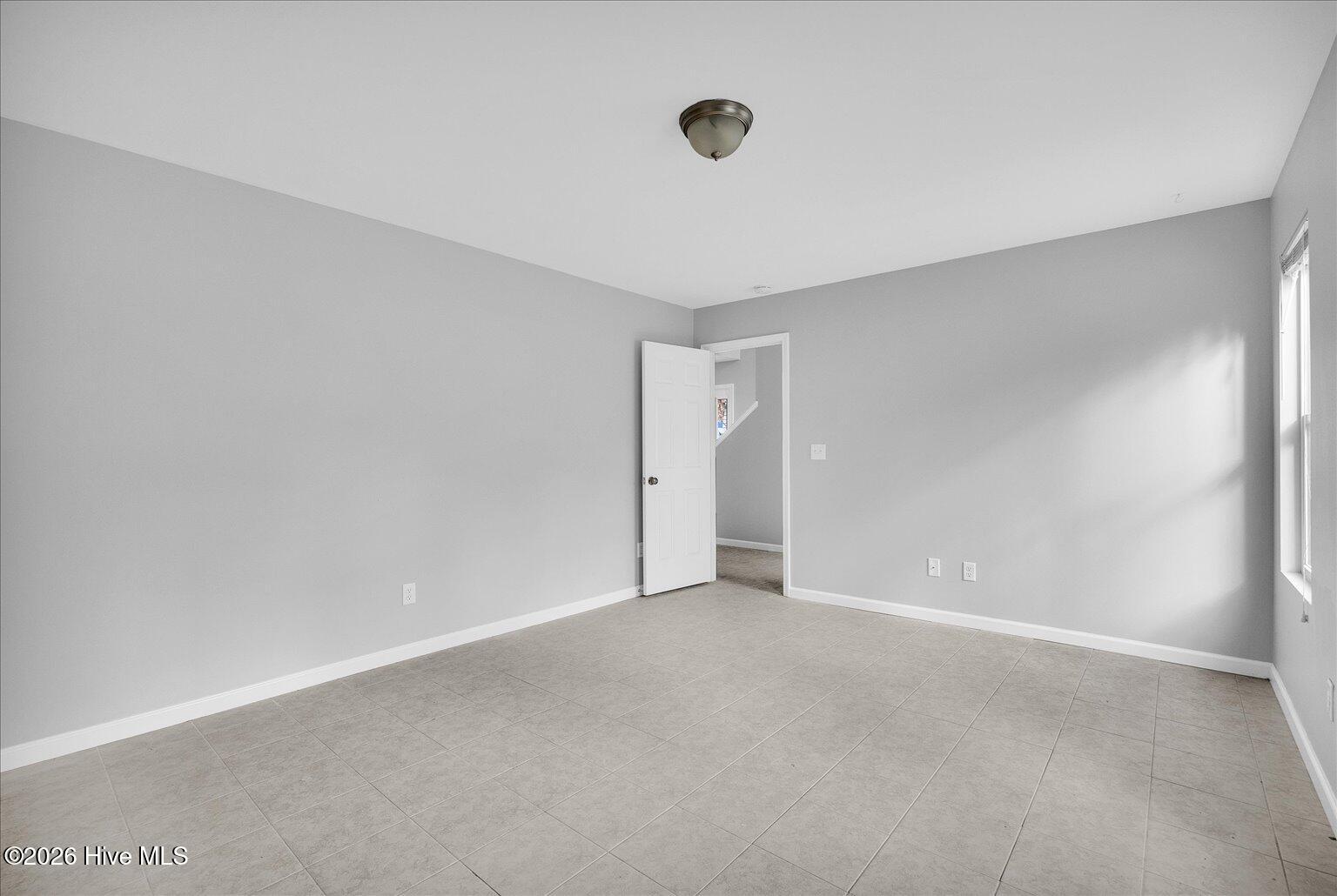 100560546 | Photo 39