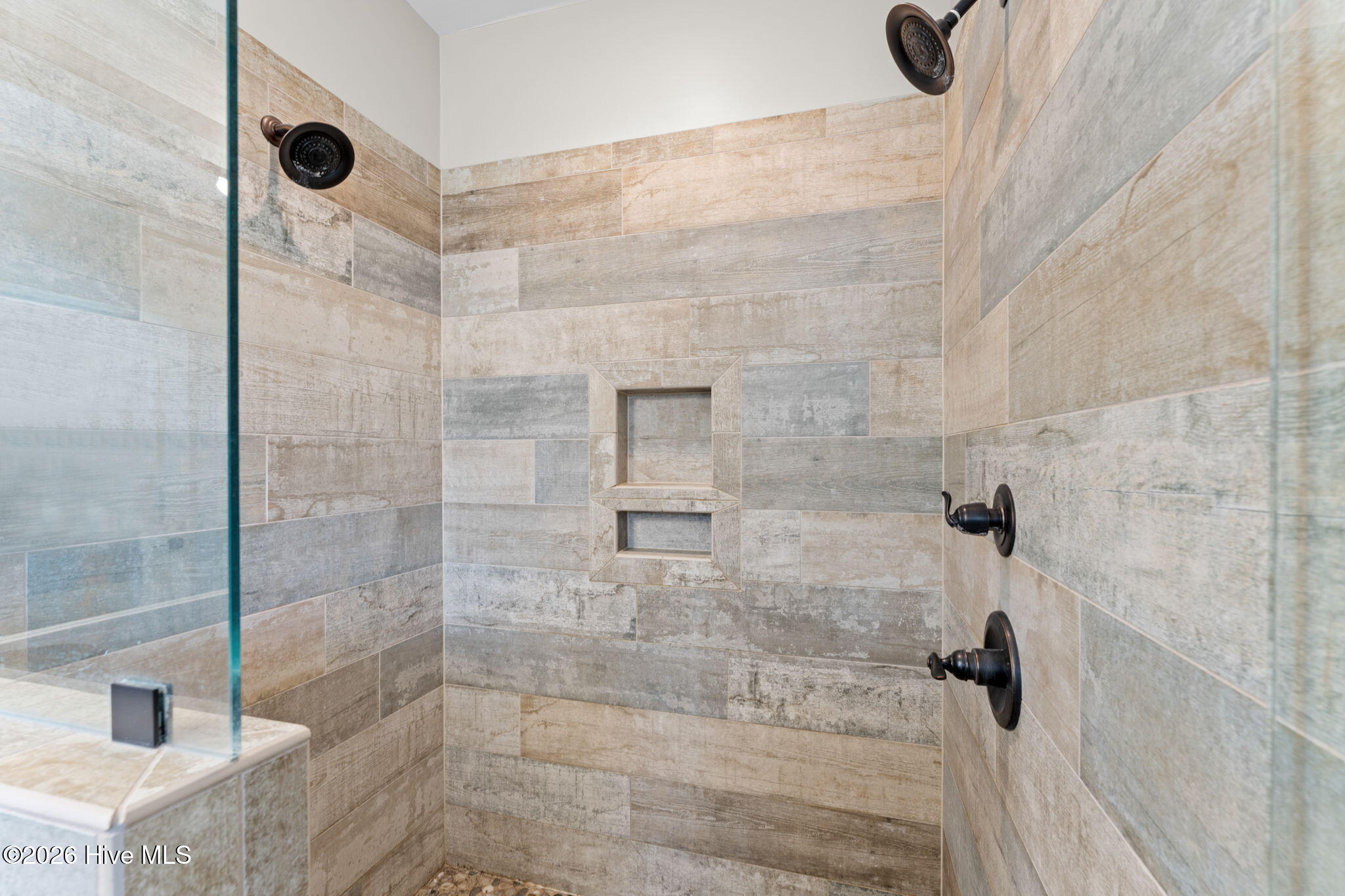 100553257 | Photo 14