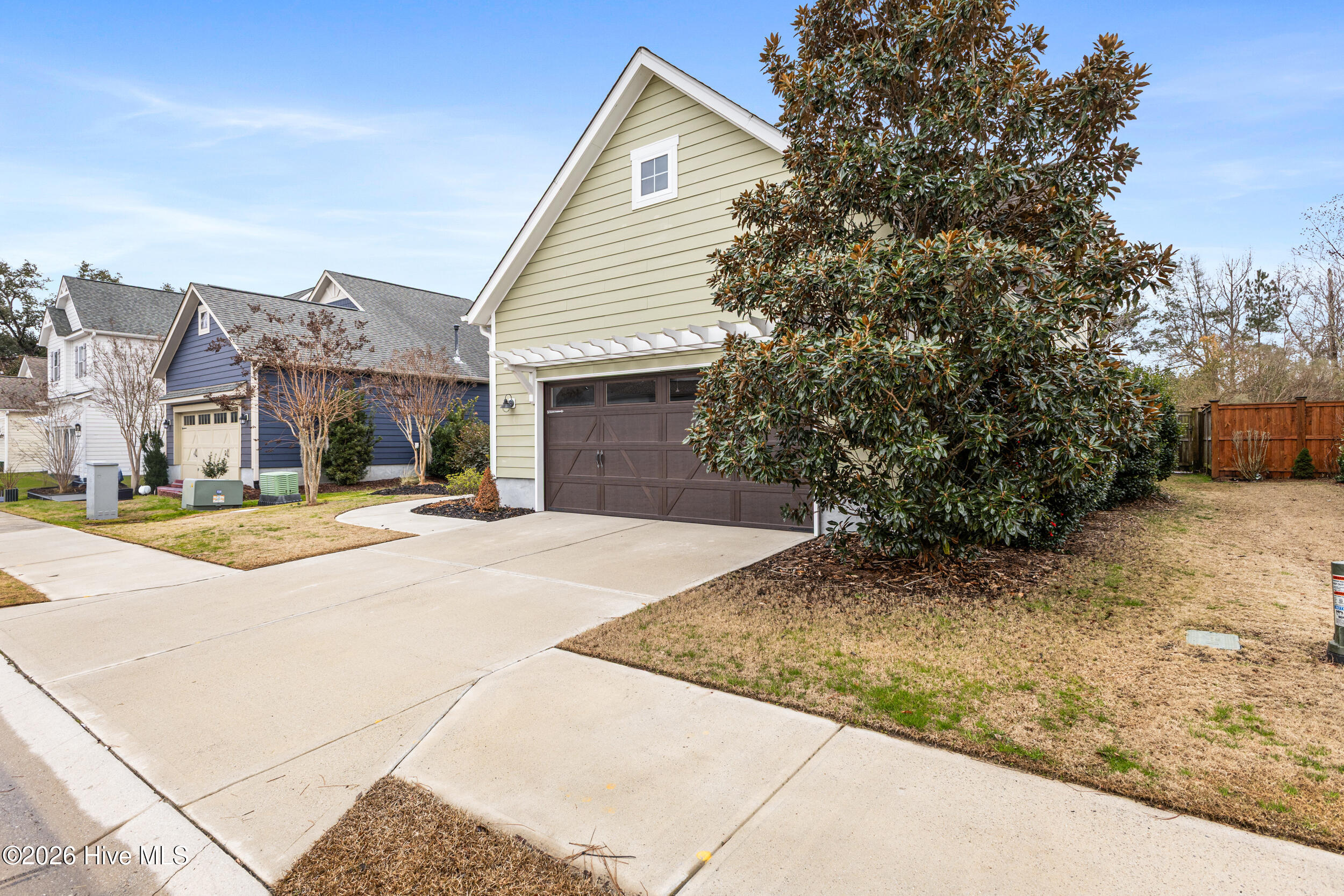 100554071 | Photo 43