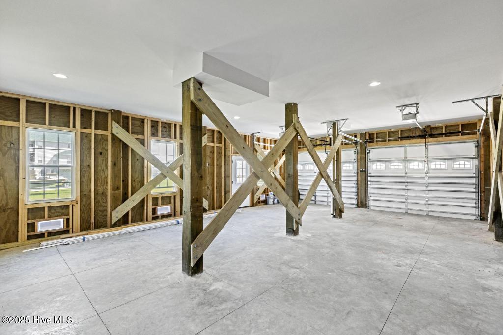 100535479 | Photo 31