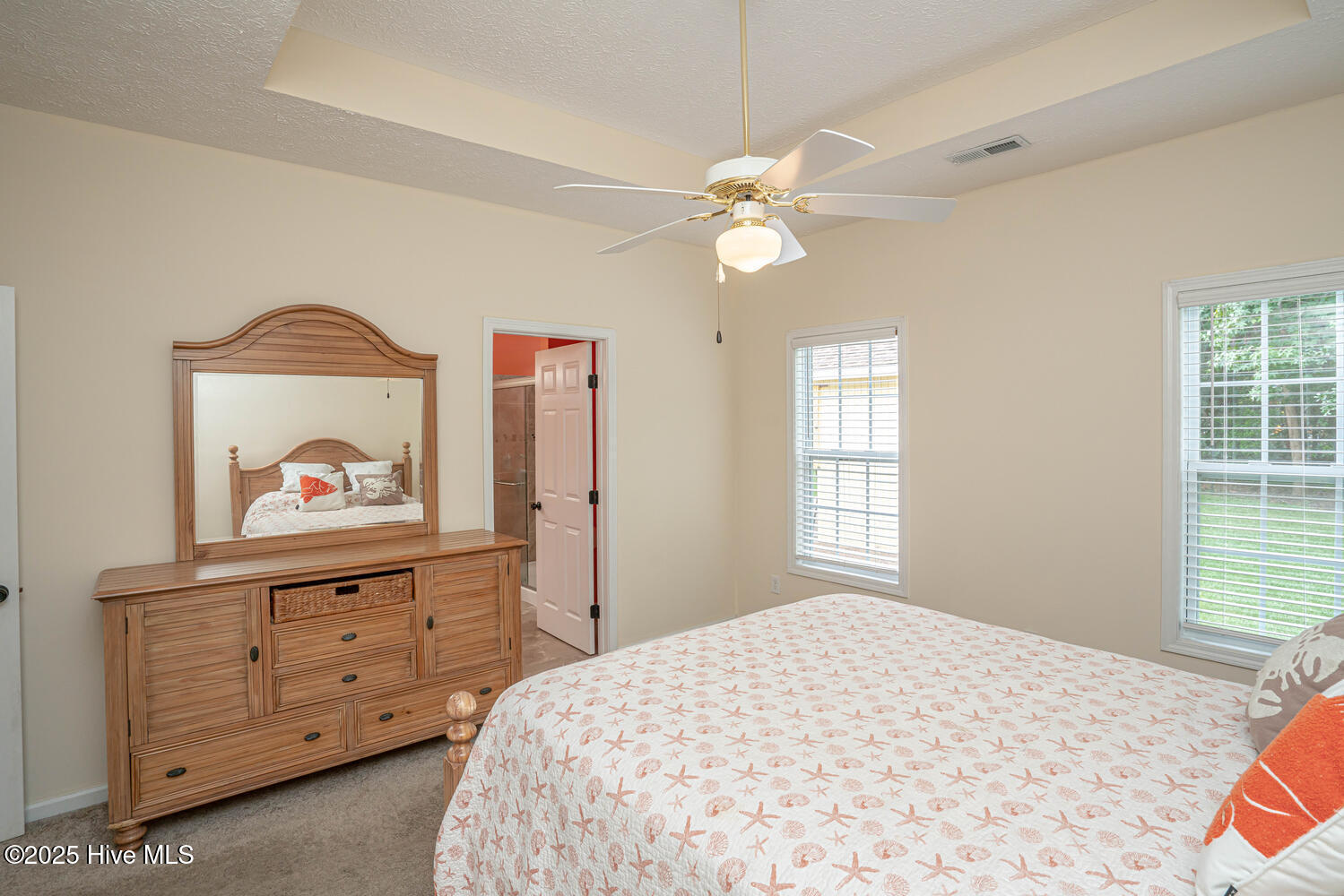 100530815 | Photo 16