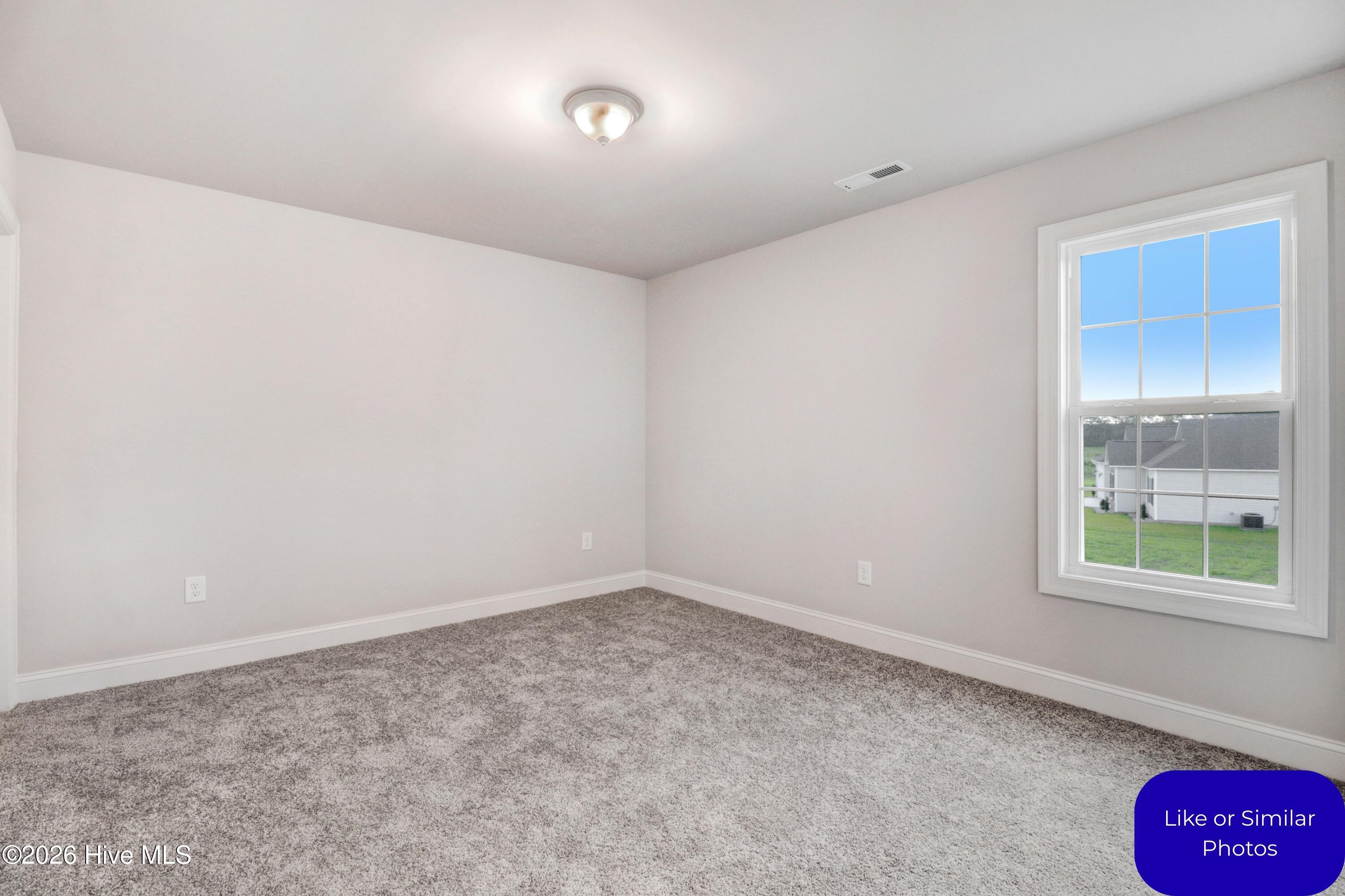 100570215 | Photo 18