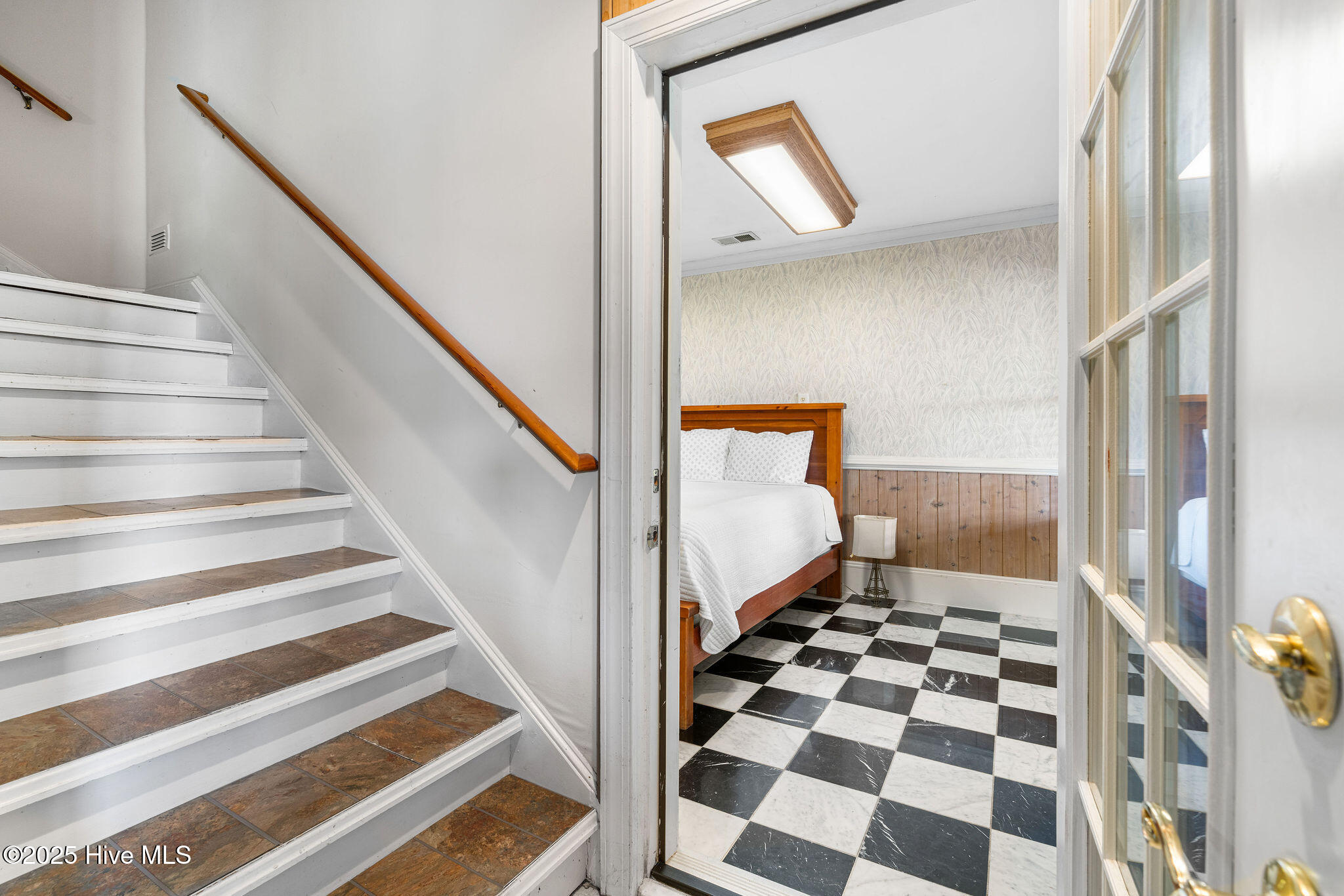 100556700 | Photo 57