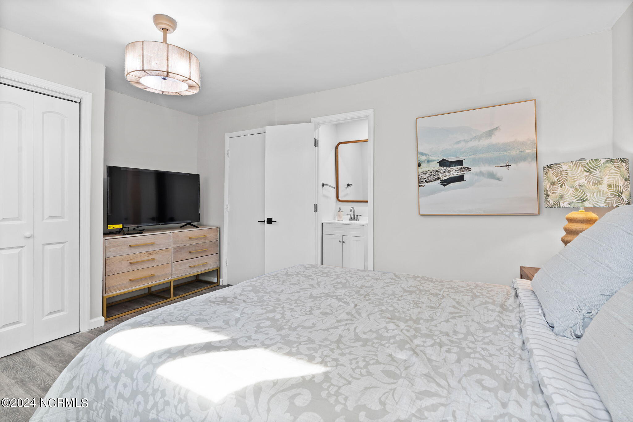 100566764 | Photo 18