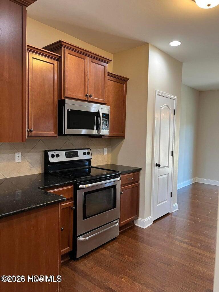 100547829 | Photo 11