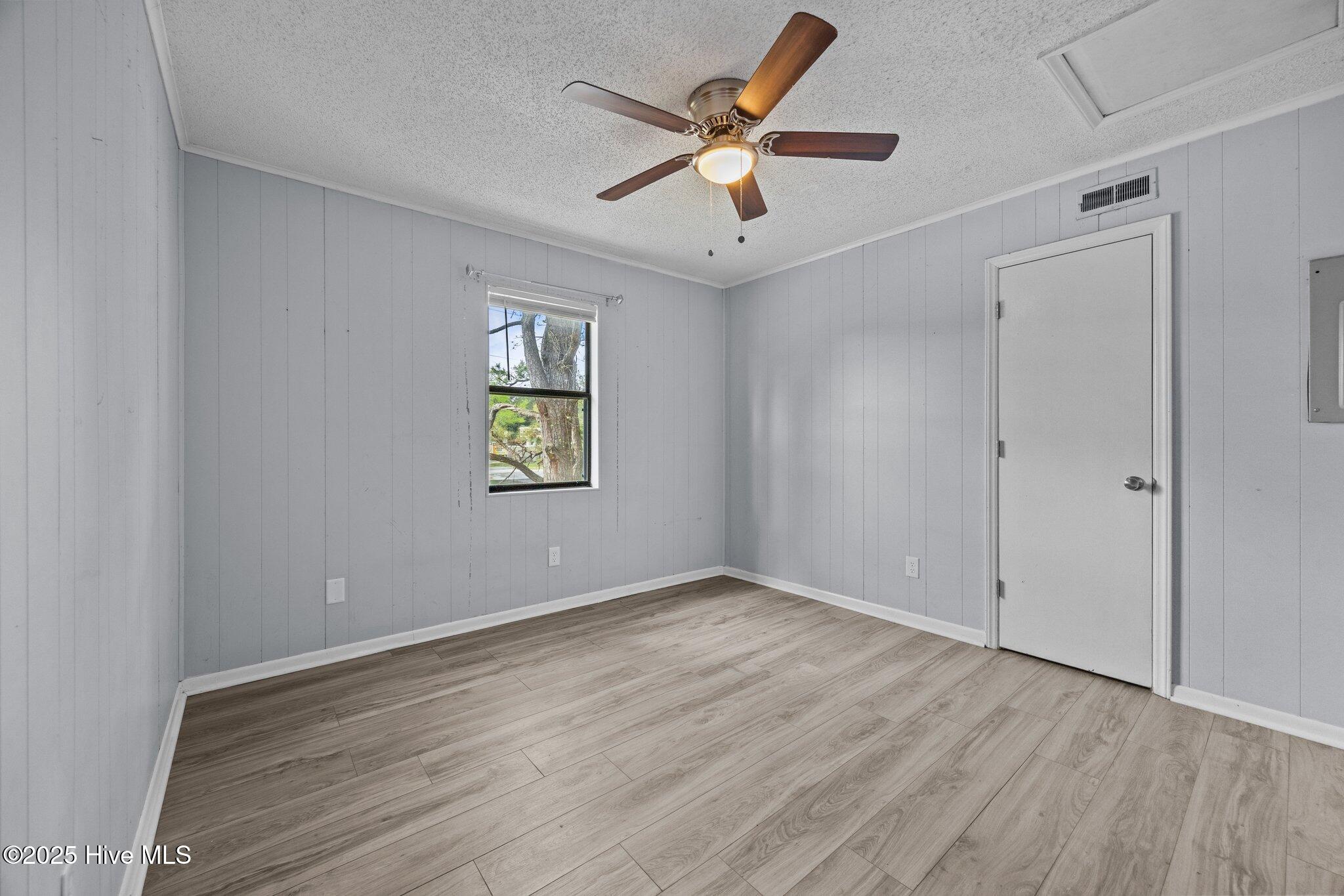 100542477 | Photo 14