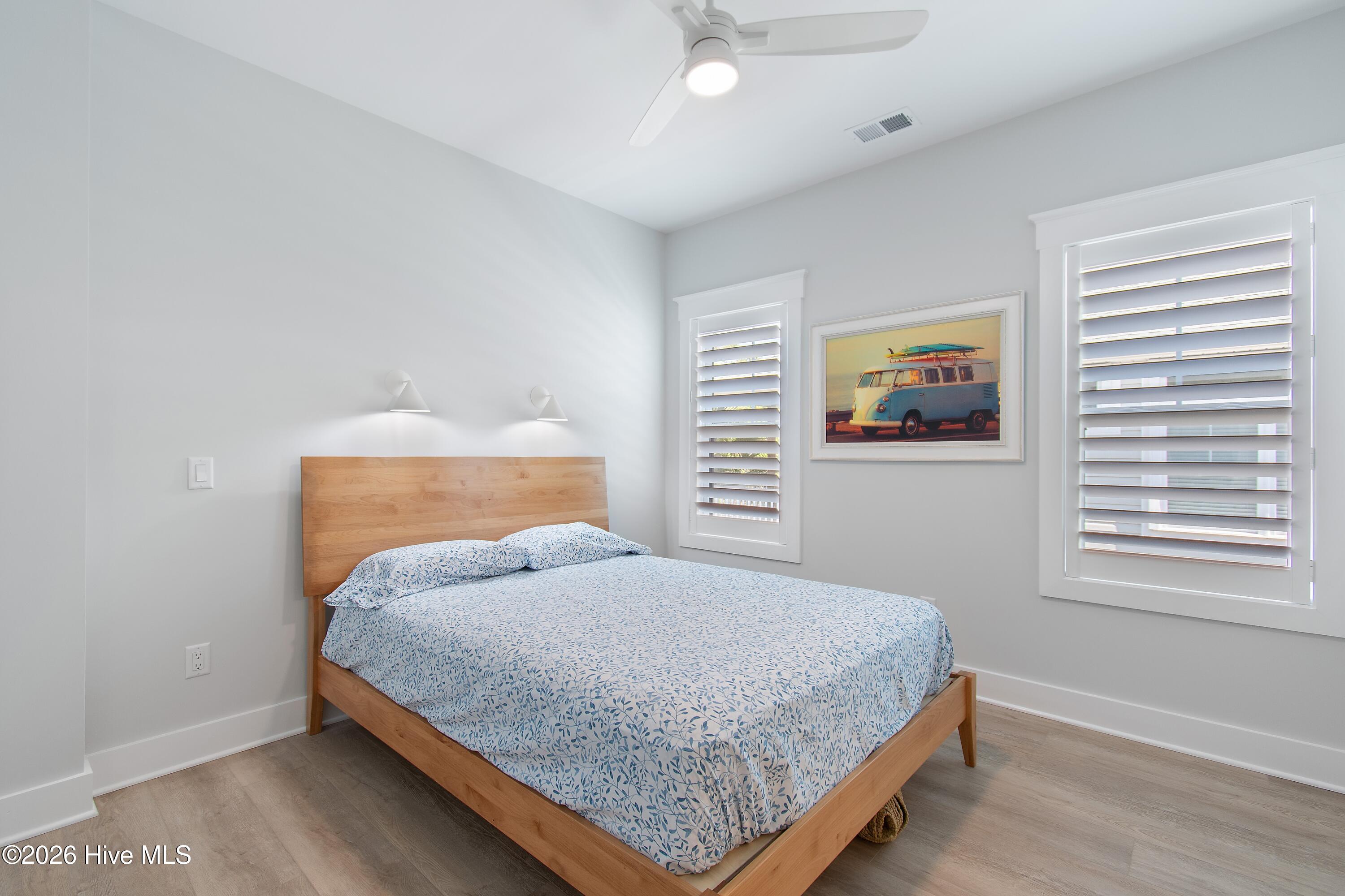 100567576 | Photo 25