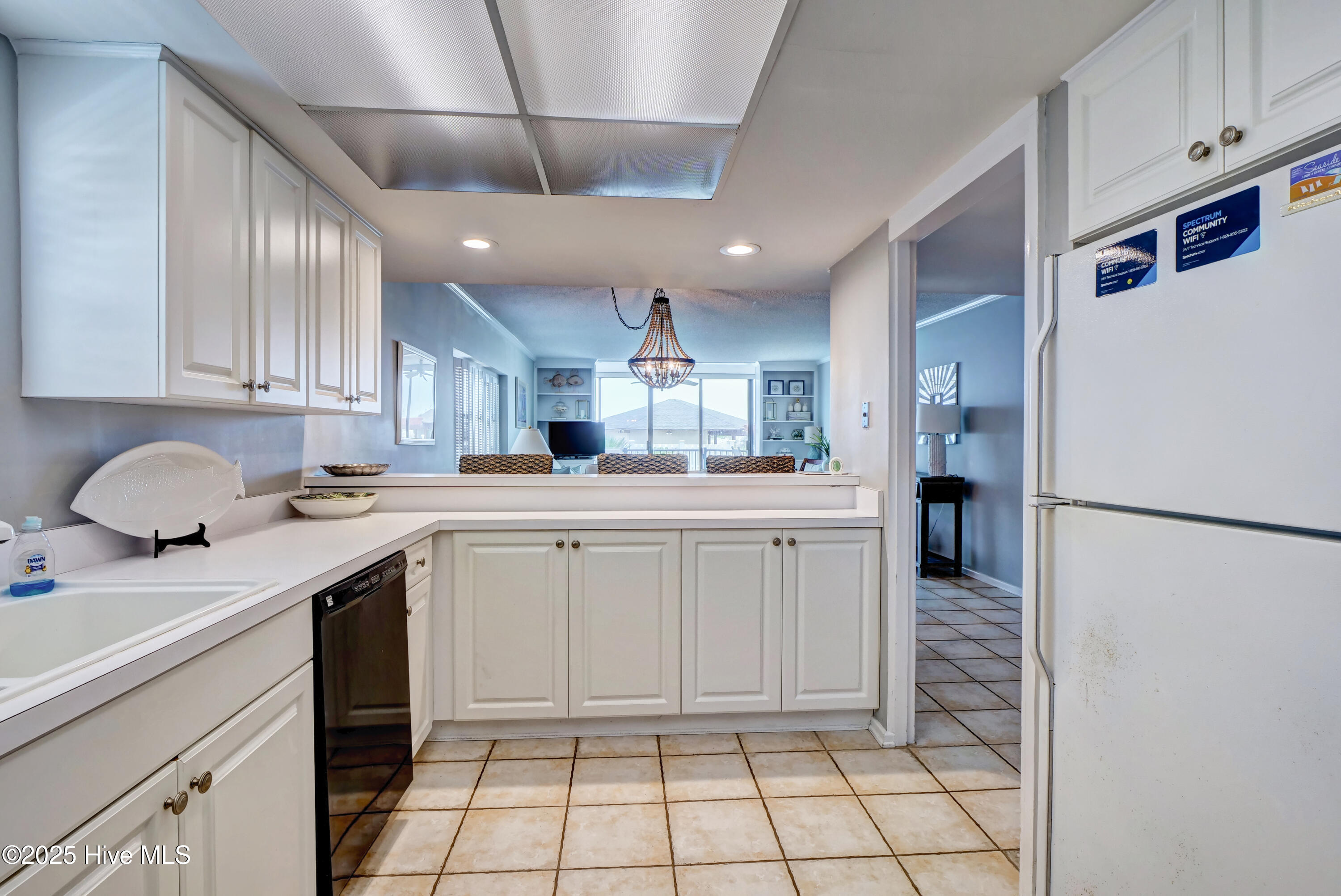 100541301 | Photo 12