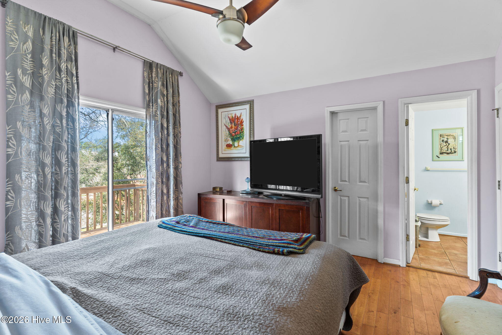 100564458 | Photo 28