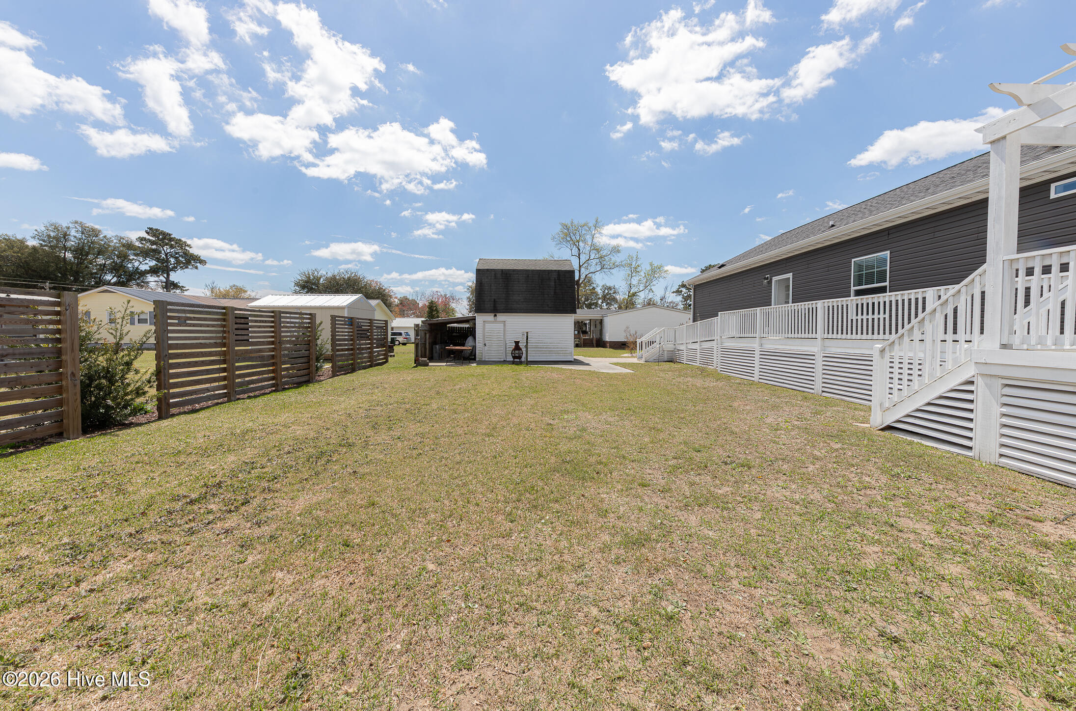 100563969 | Photo 55