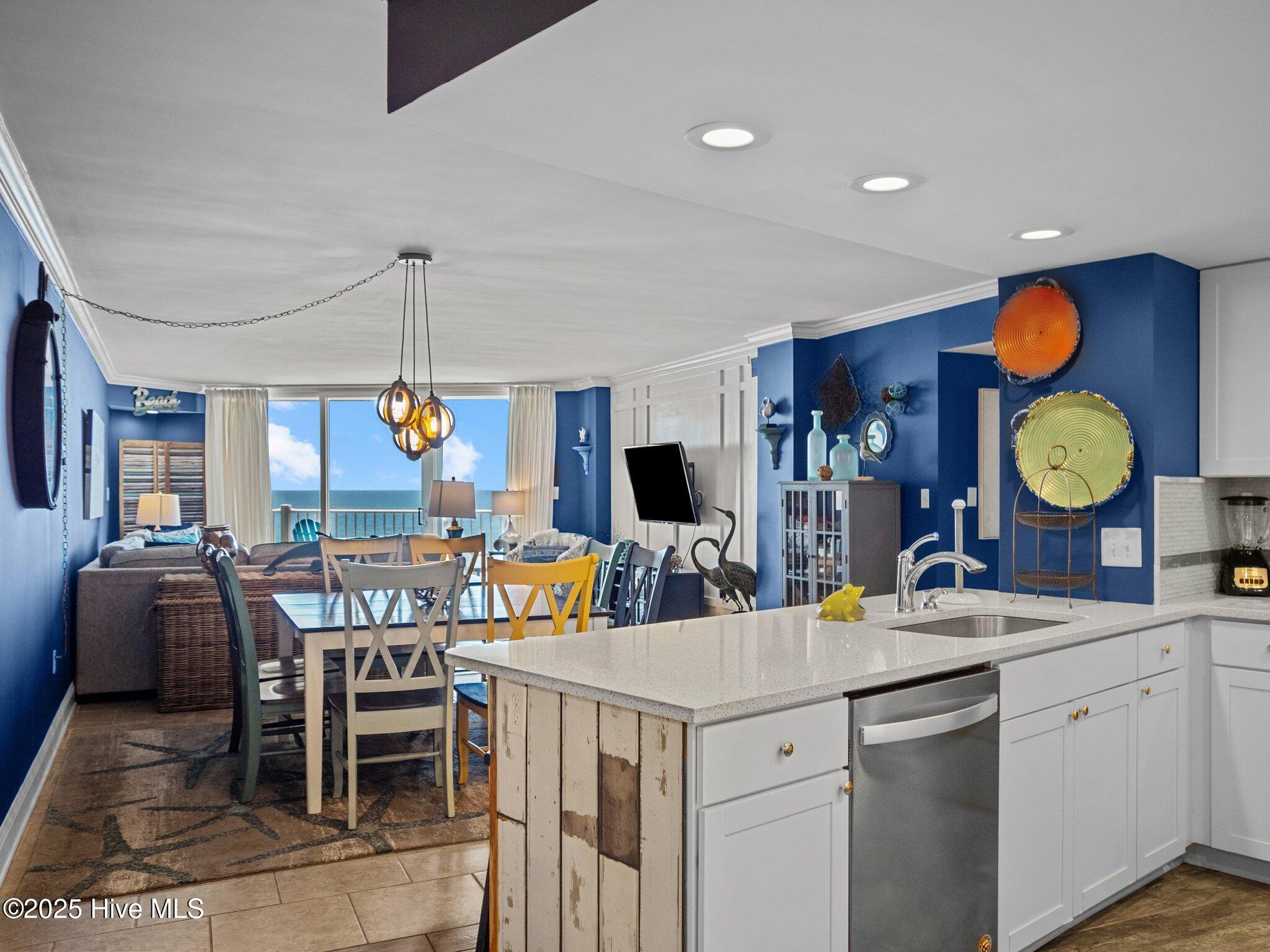 100525315 | Photo 17