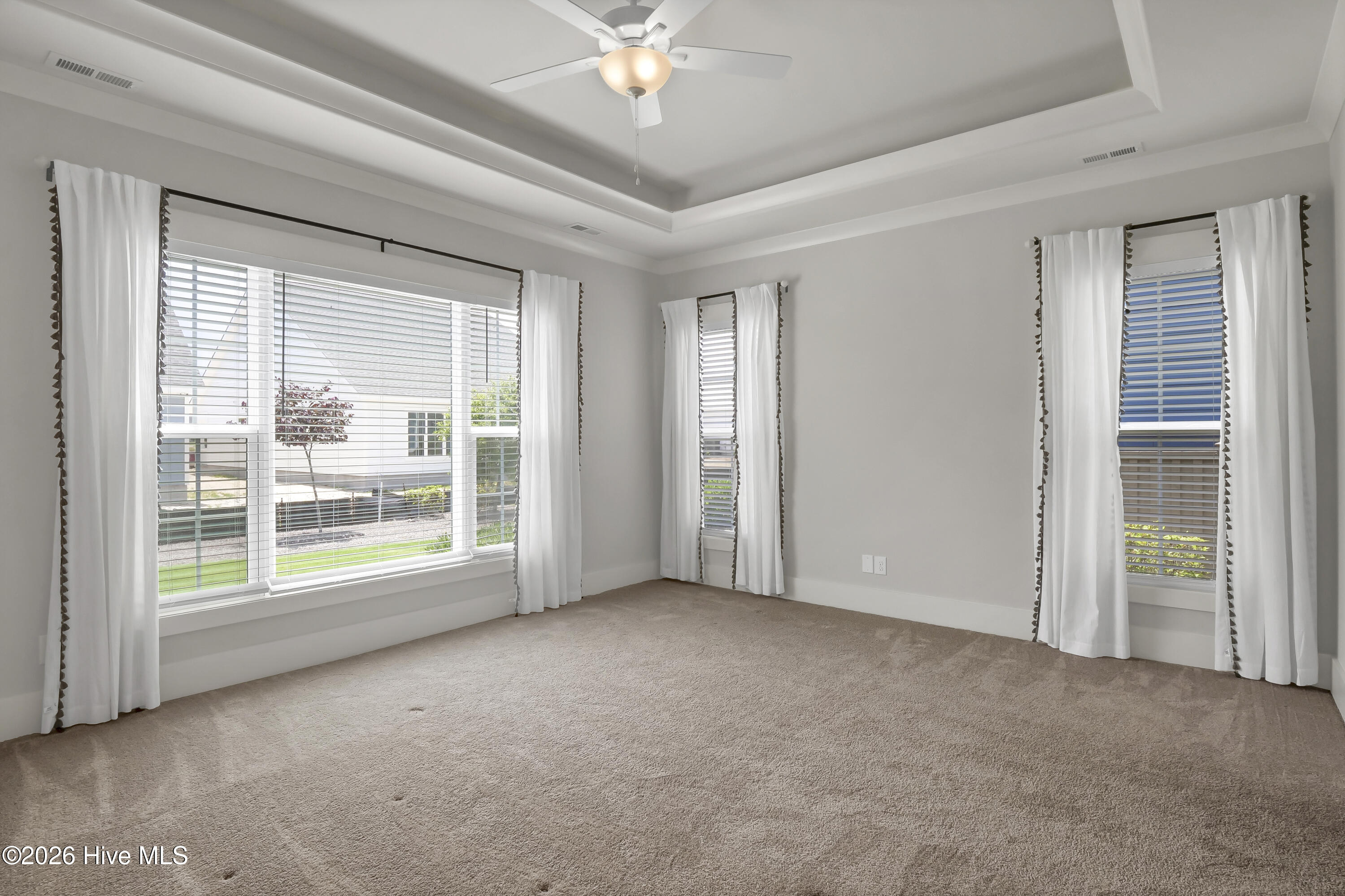 100560216 | Photo 11