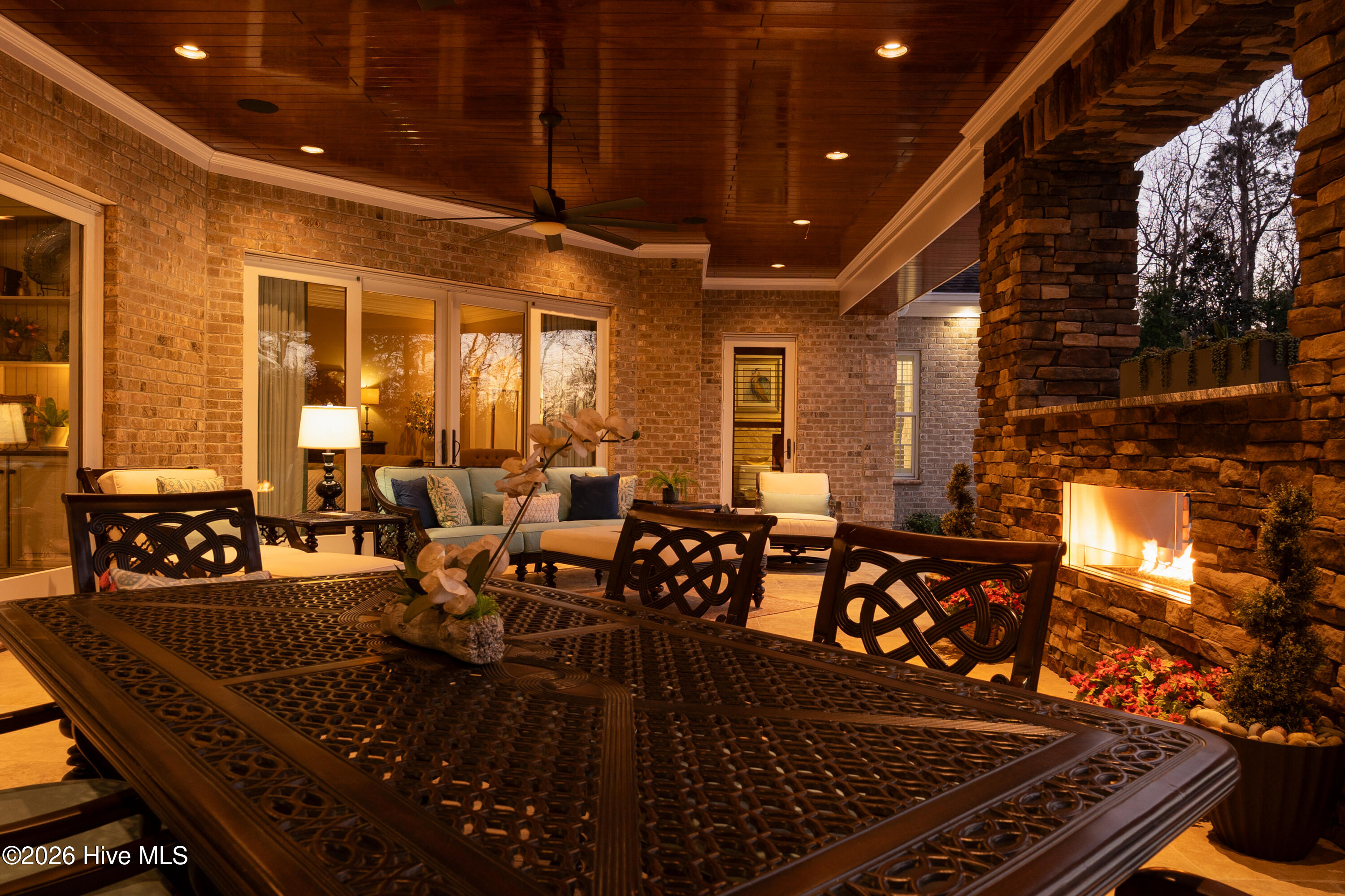 100550947 | Photo 87