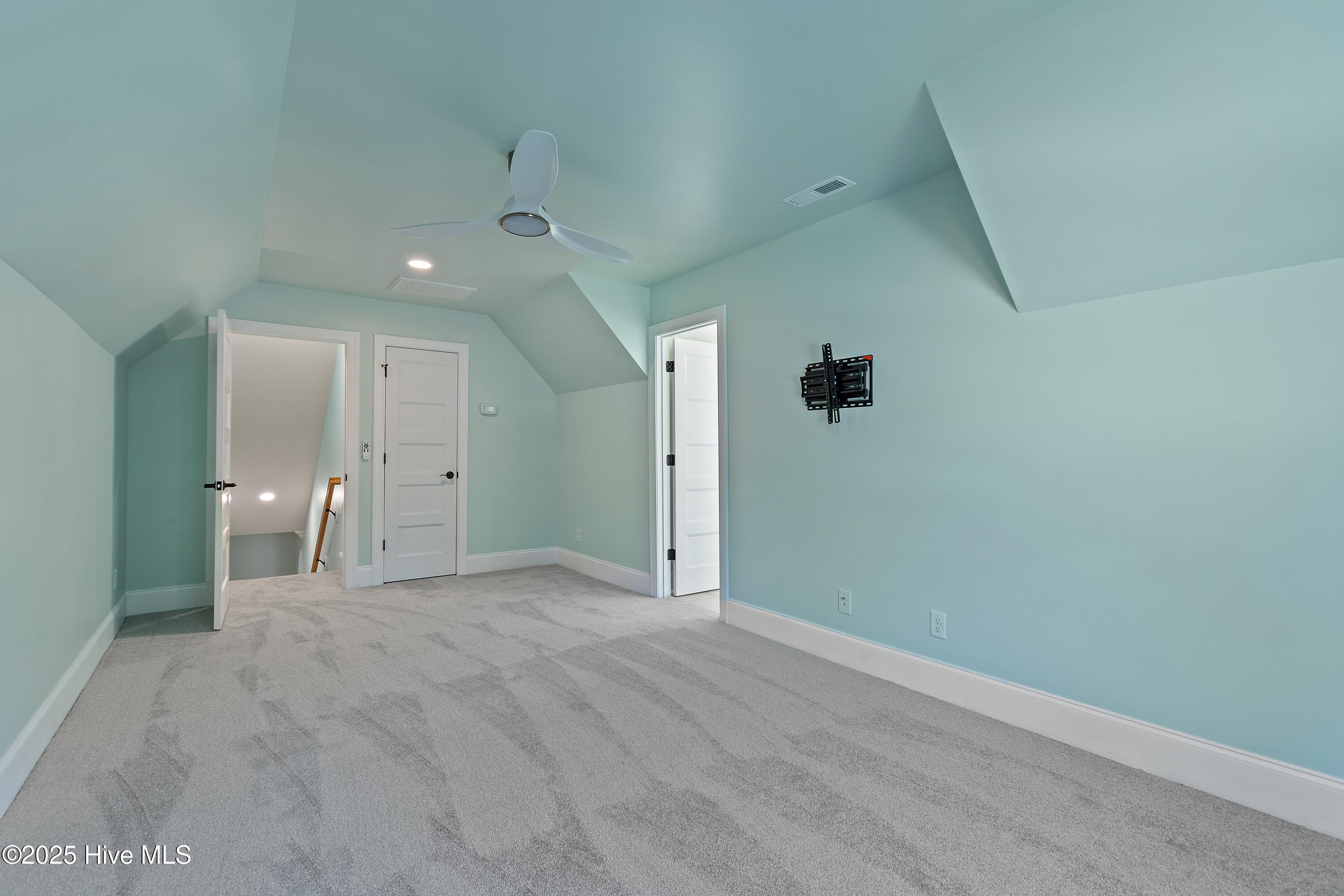 100534757 | Photo 34