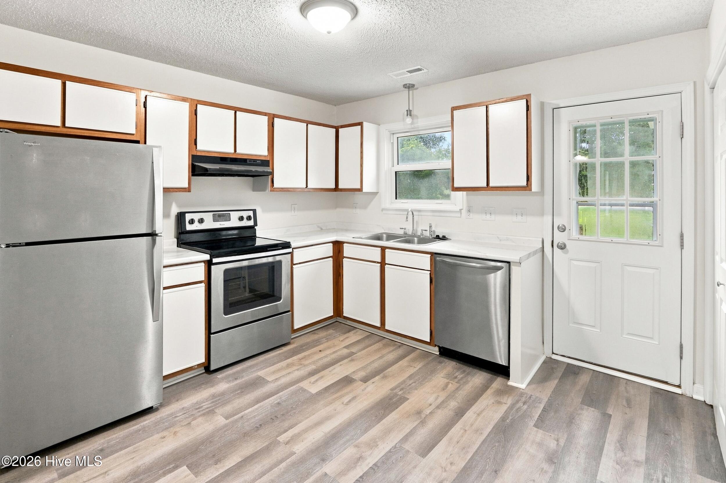 125 Live Oak Court,Midway Park