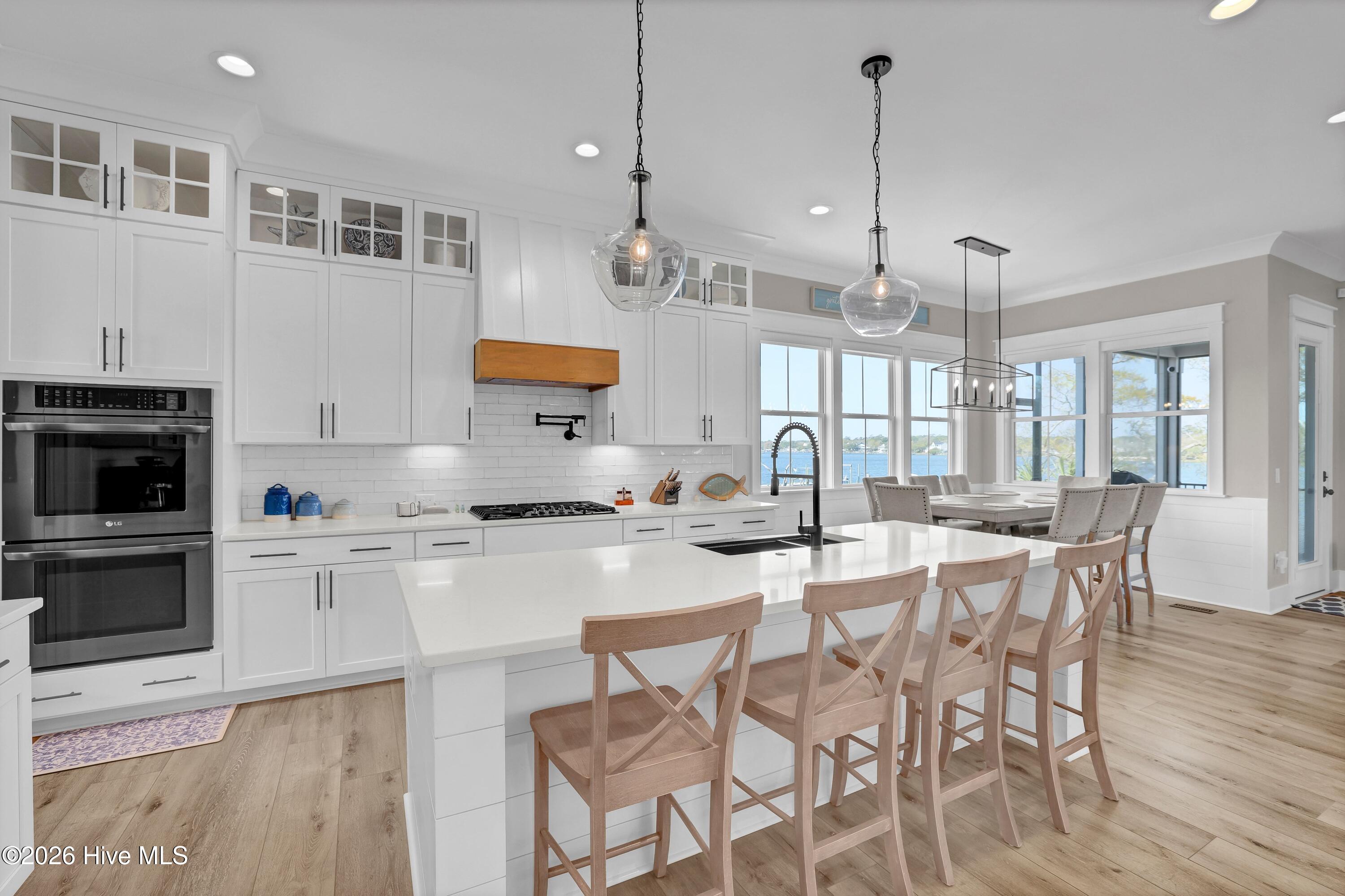 100564139 | Photo 14