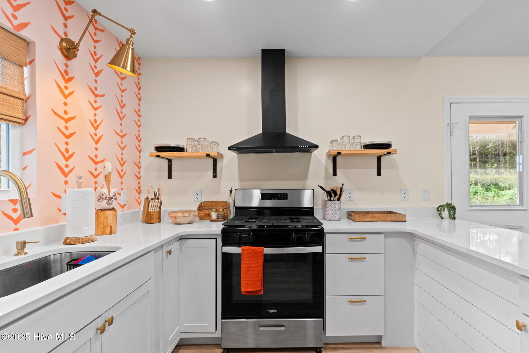 100537290 | Photo 12