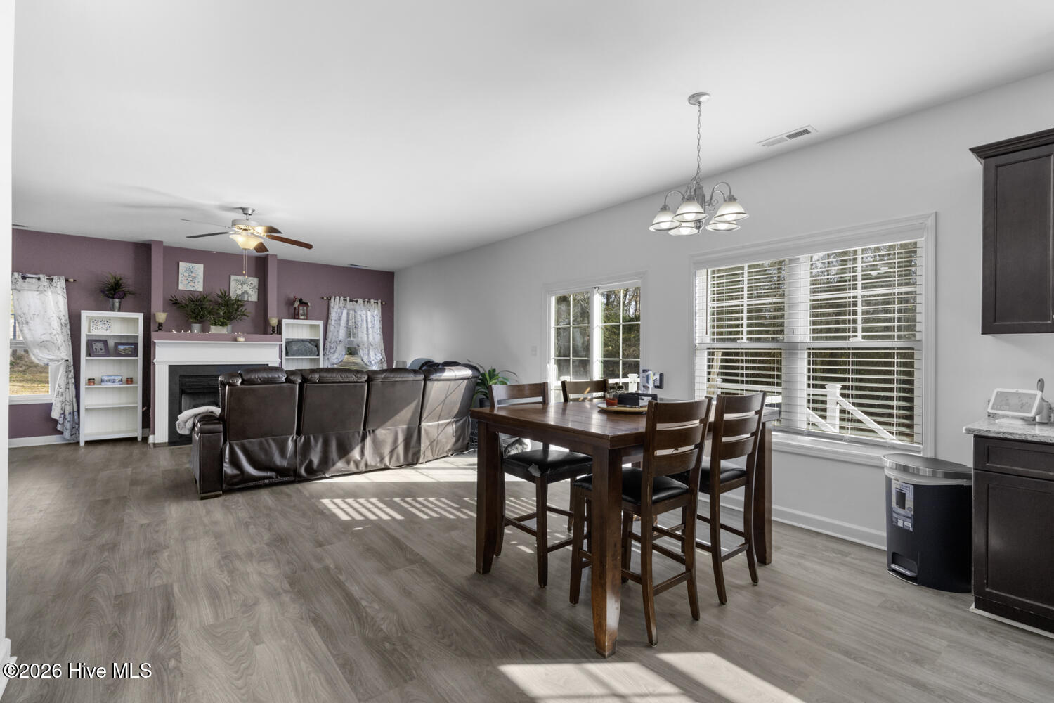 100548430 | Photo 10