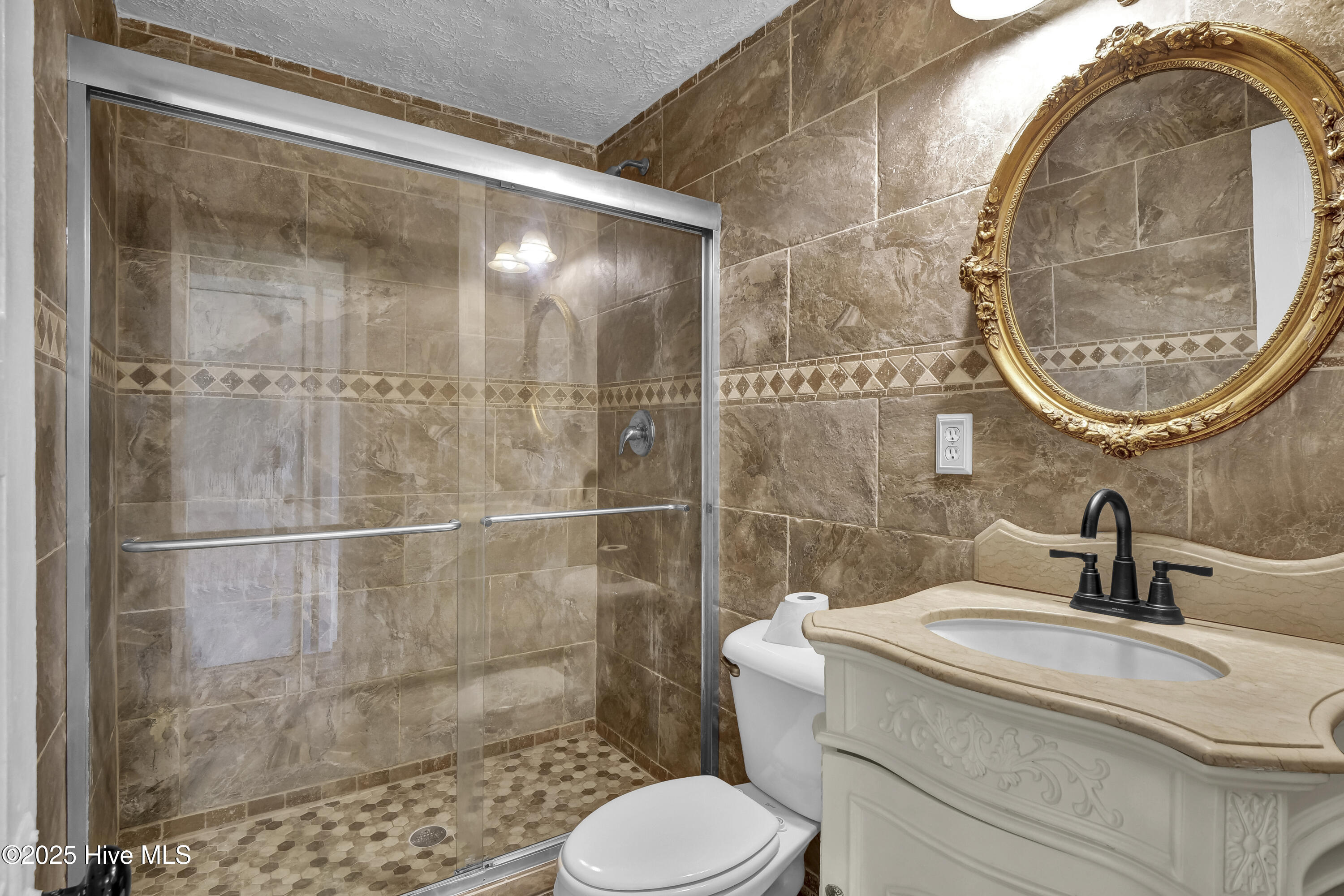 100503941 | Photo 16