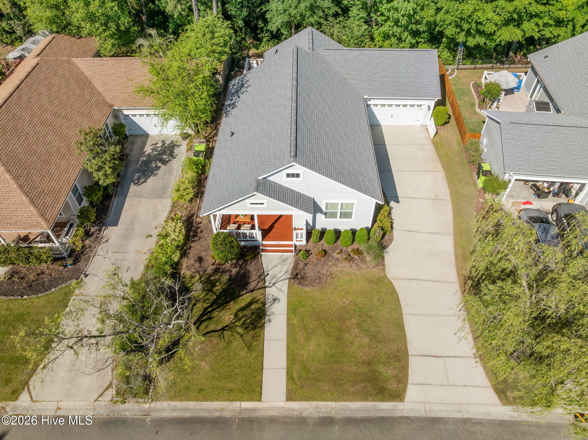 100569497 | Photo 53