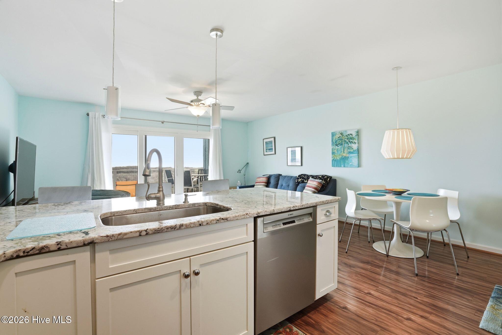 100557283 | Photo 20