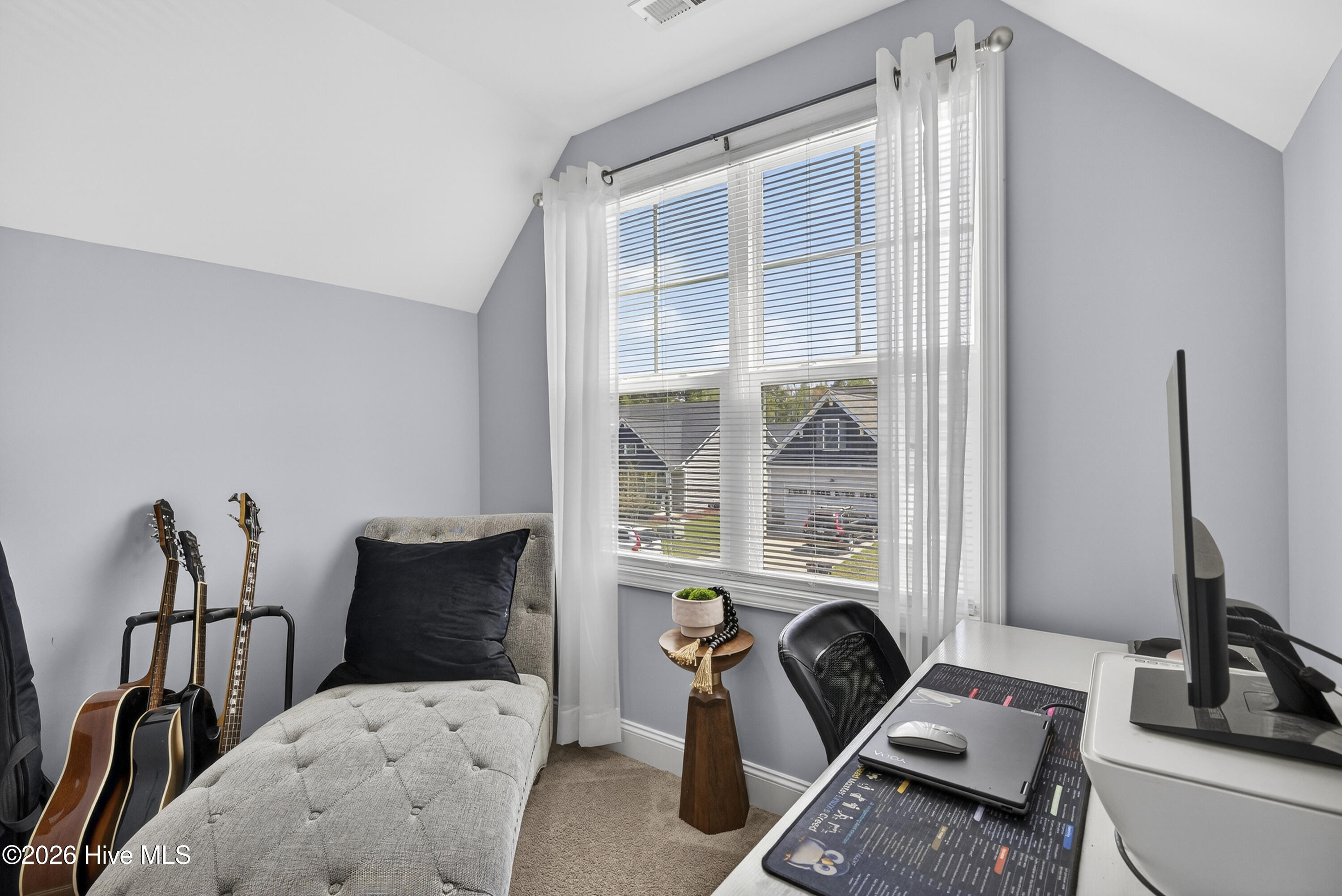 100563705 | Photo 21