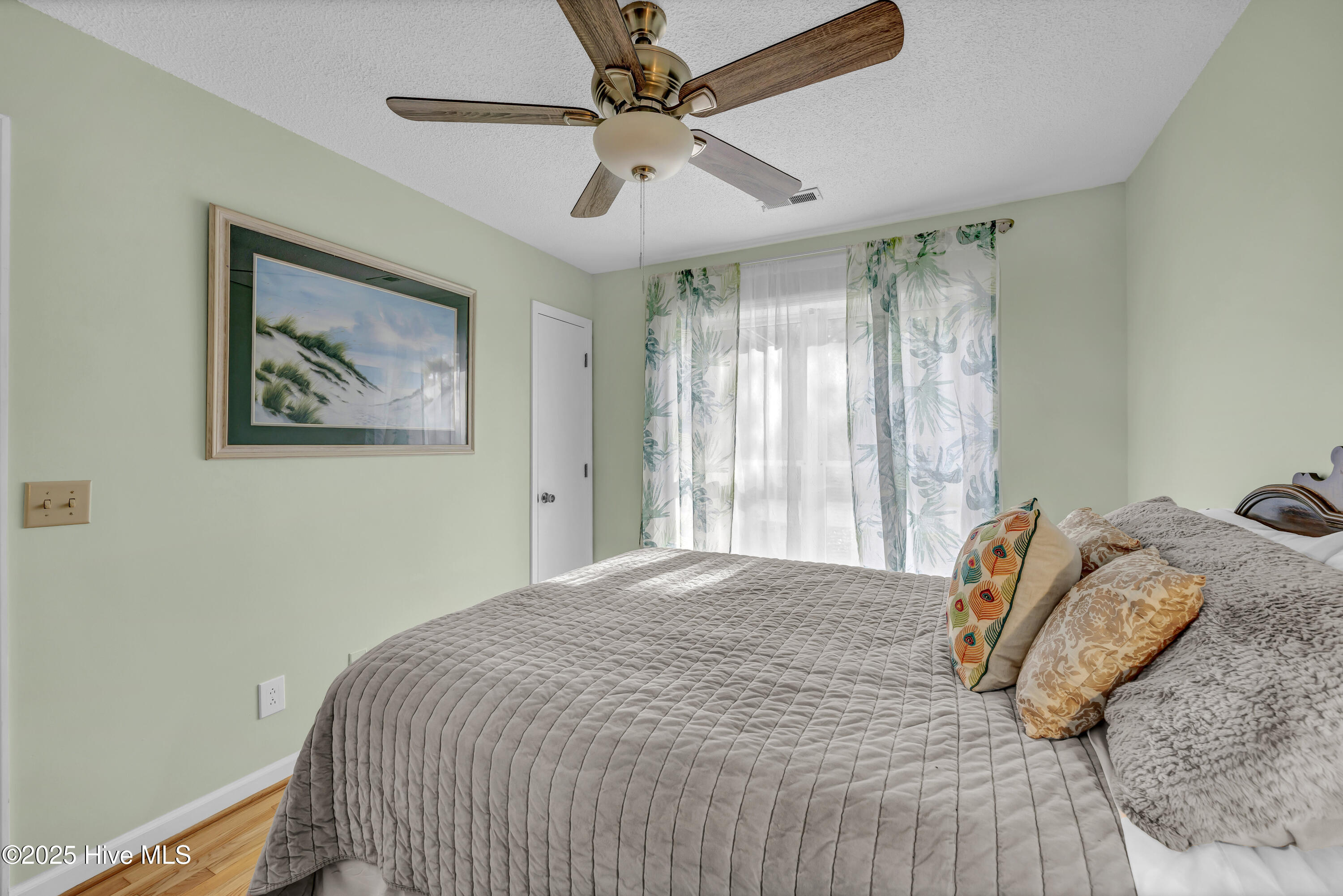 100531502 | Photo 18