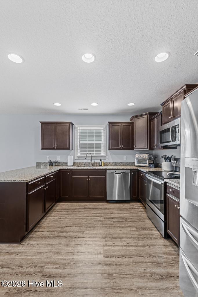 100560376 | Photo 21