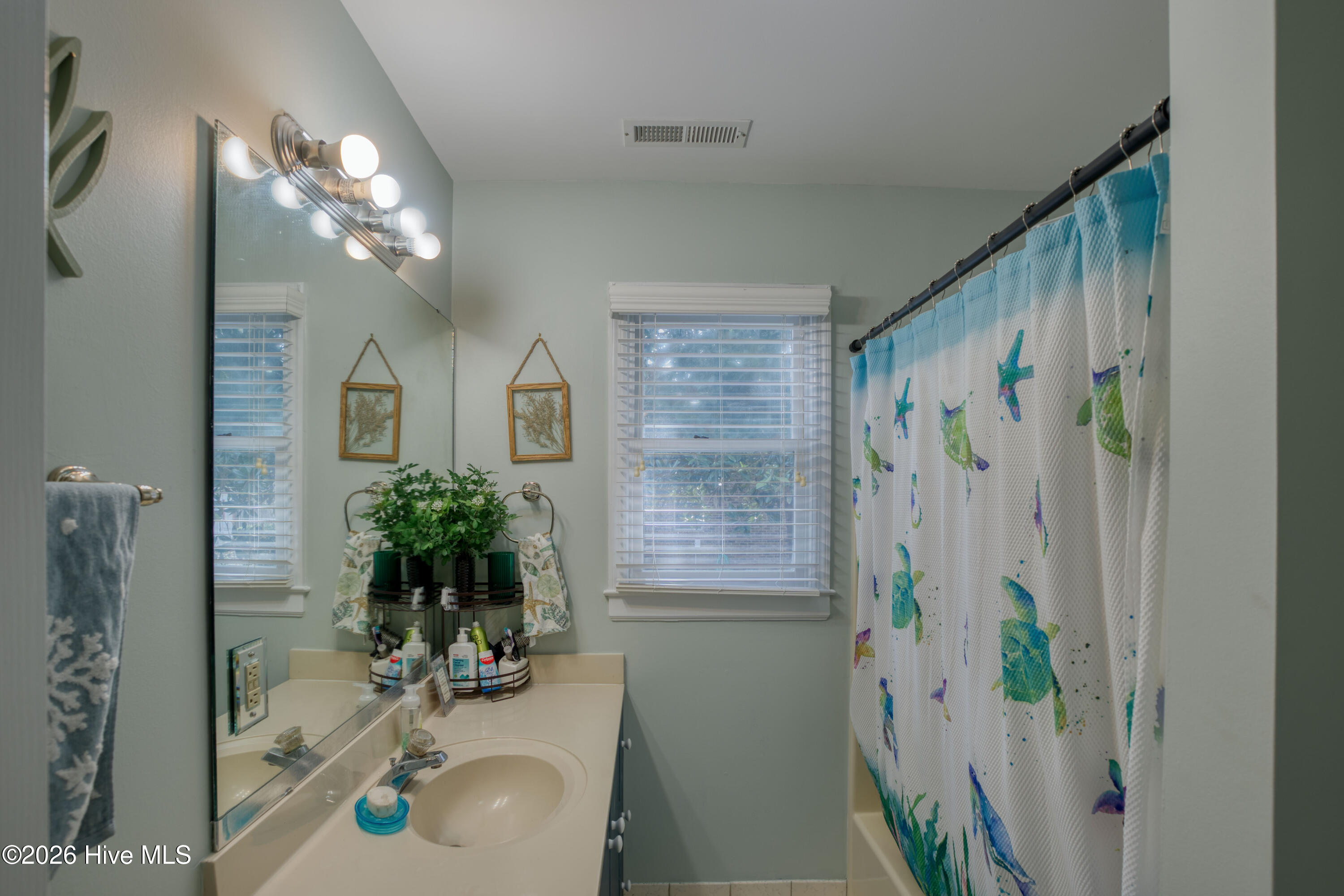 100562340 | Photo 20