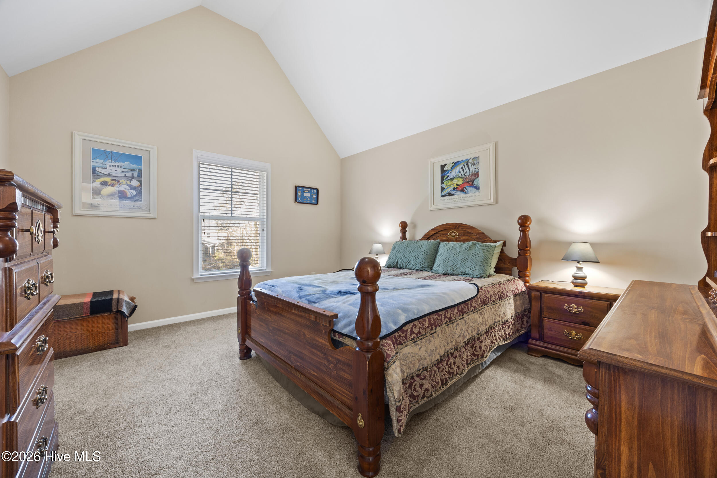 100549248 | Photo 45