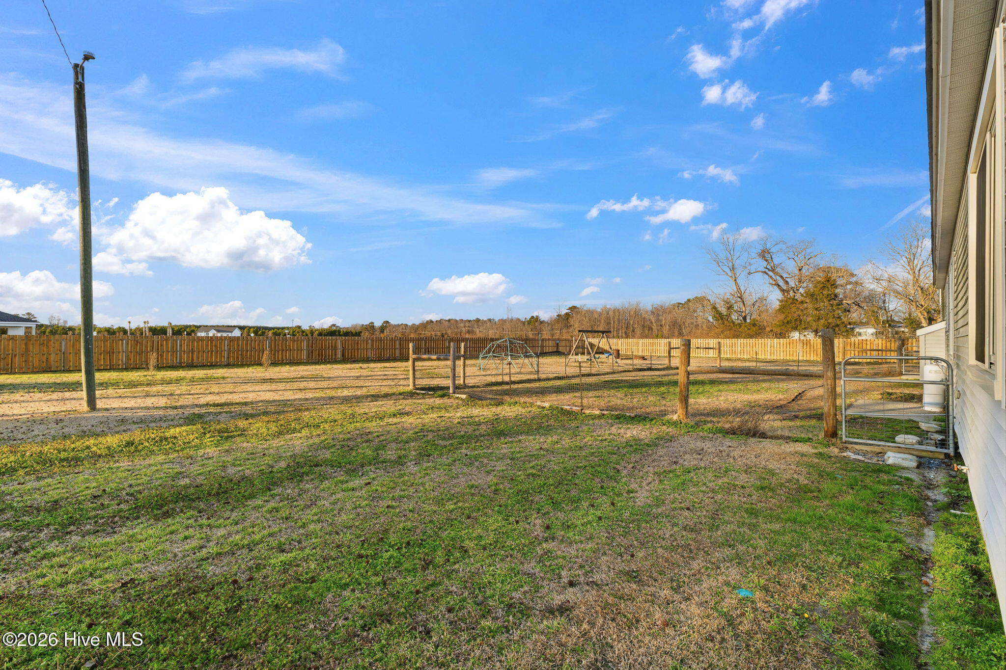 100554589 | Photo 46