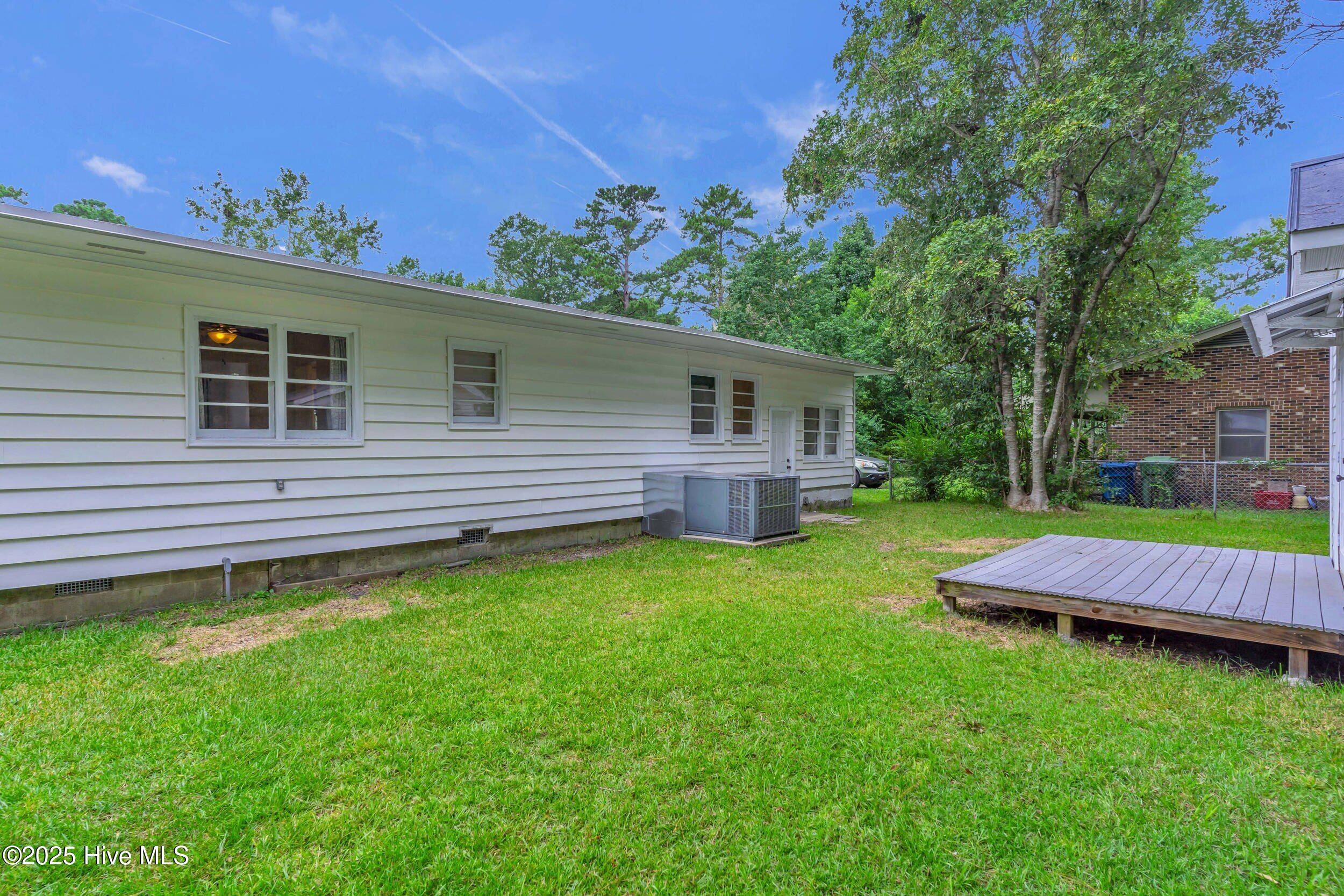 100527112 | Photo 27