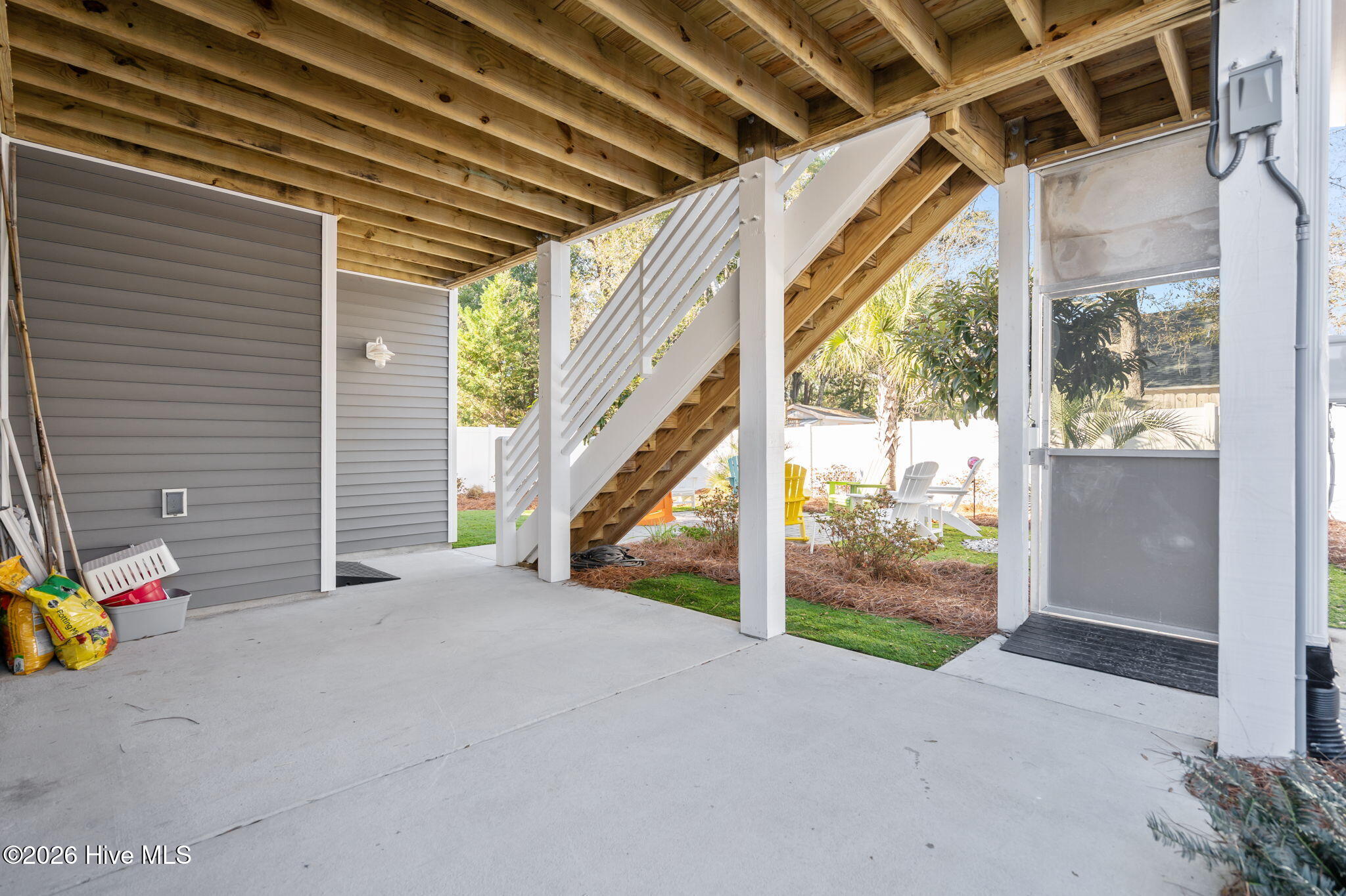 100546966 | Photo 46