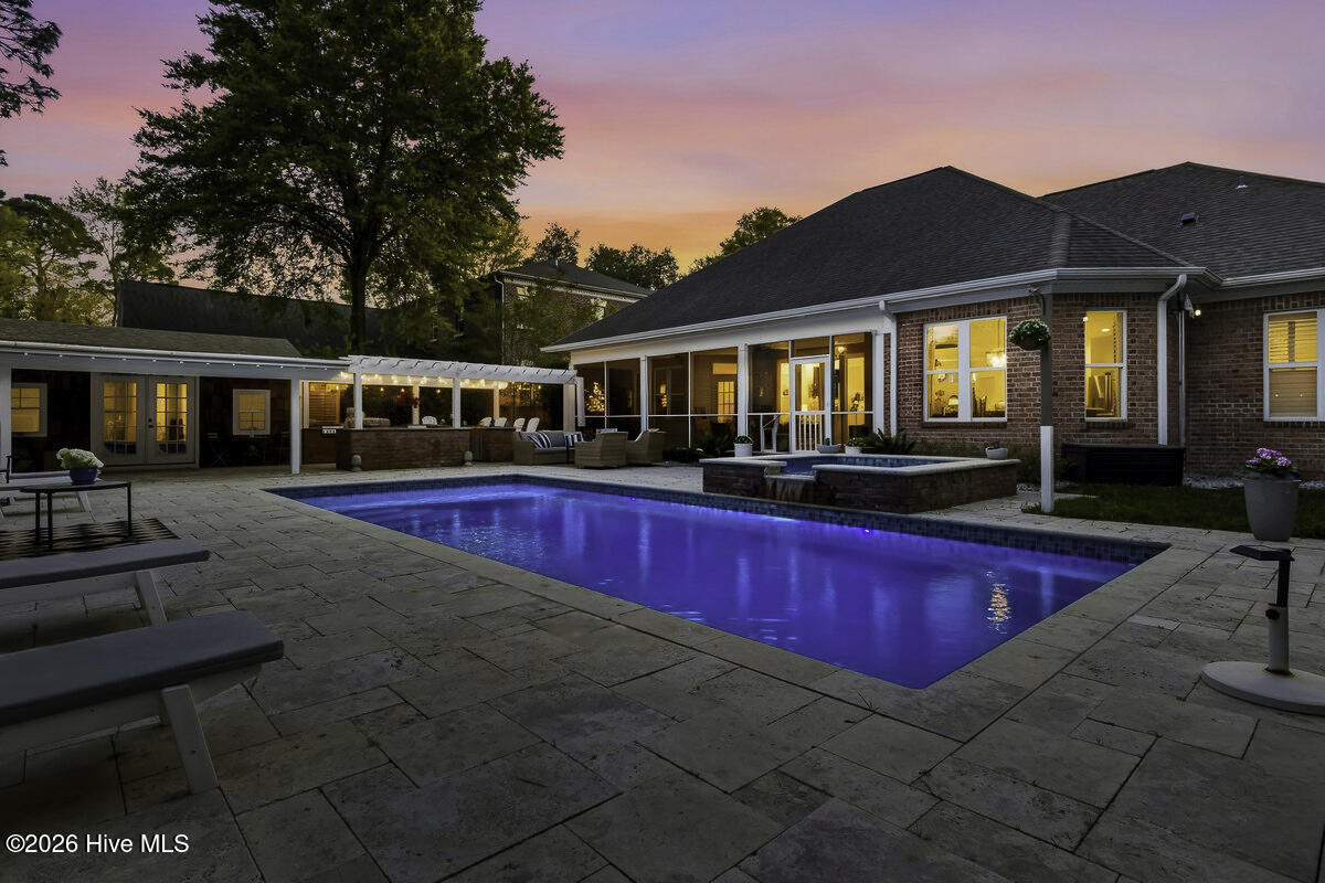 100564665 | Photo 67