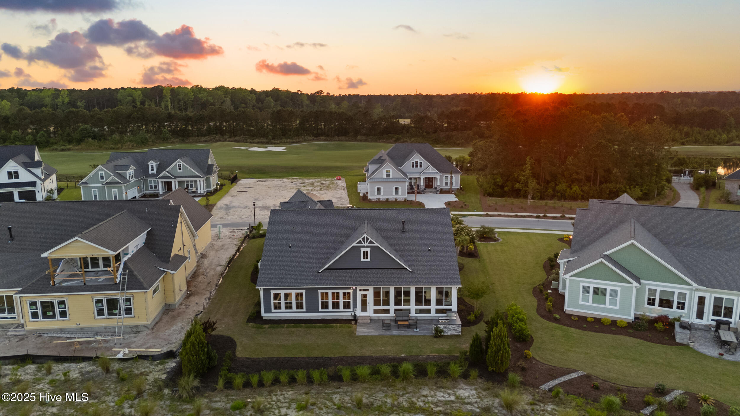 100550581 | Photo 44