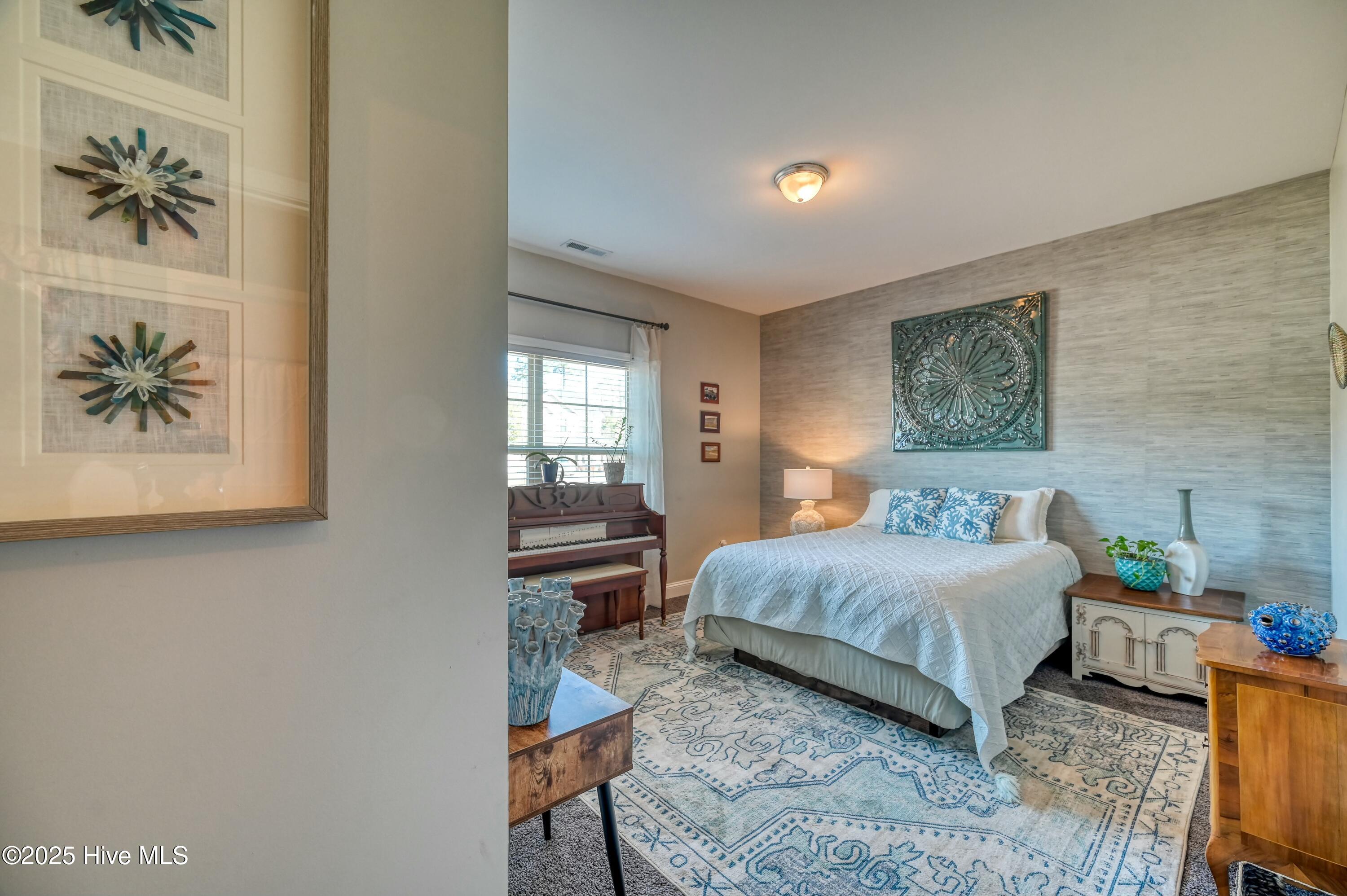 100561132 | Photo 29