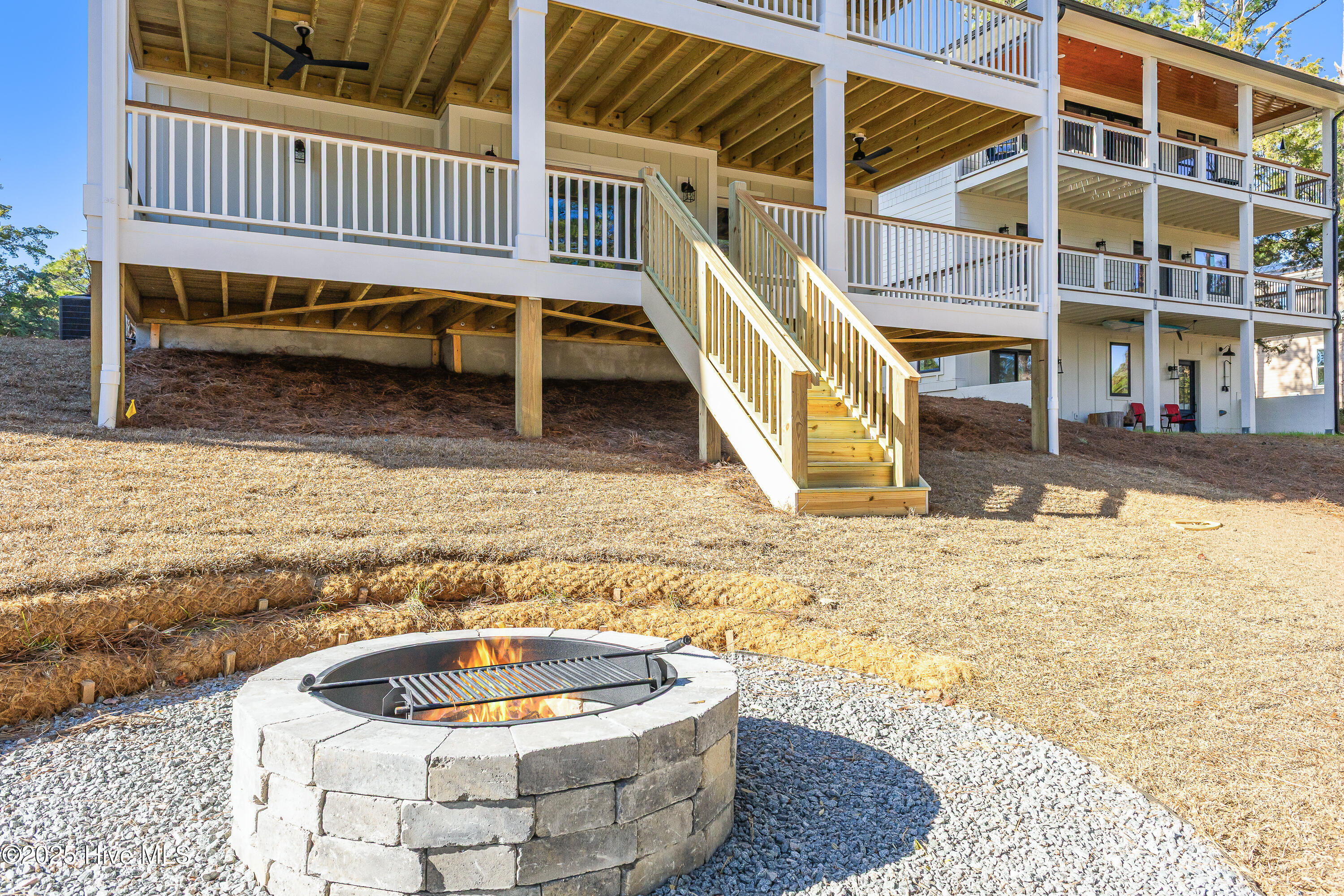 100534543 | Photo 48