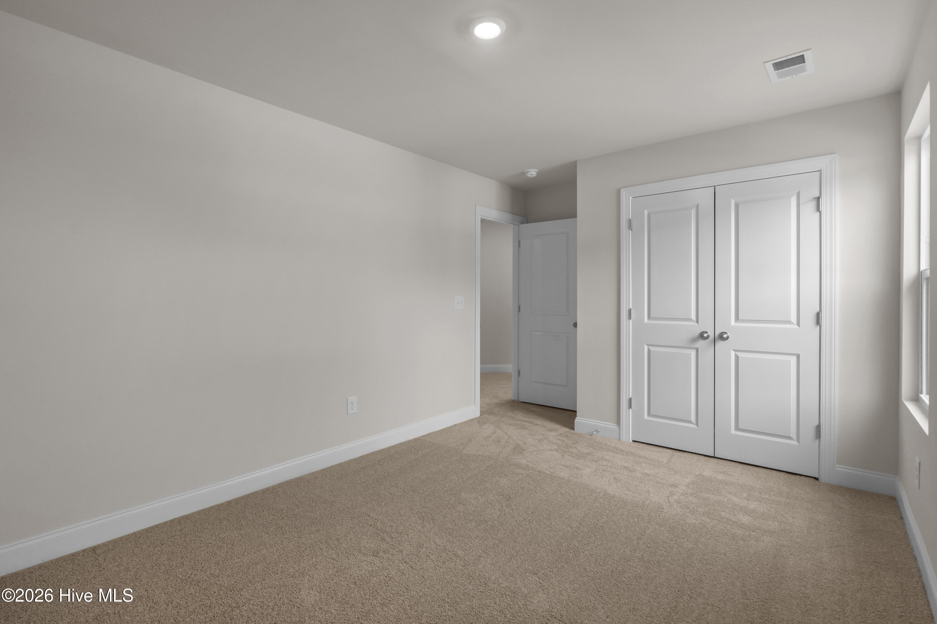 100549705 | Photo 15