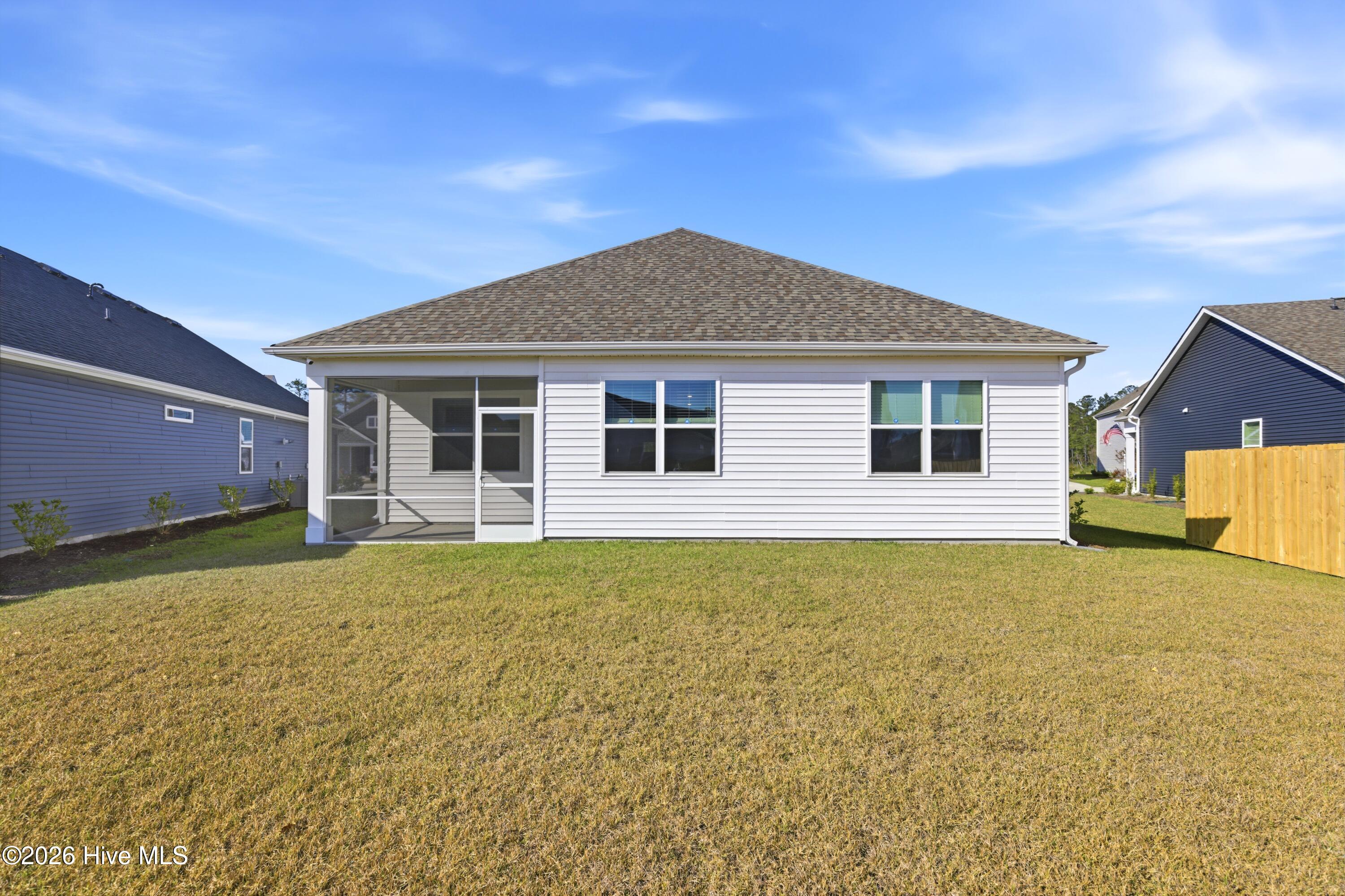 100563047 | Photo 12